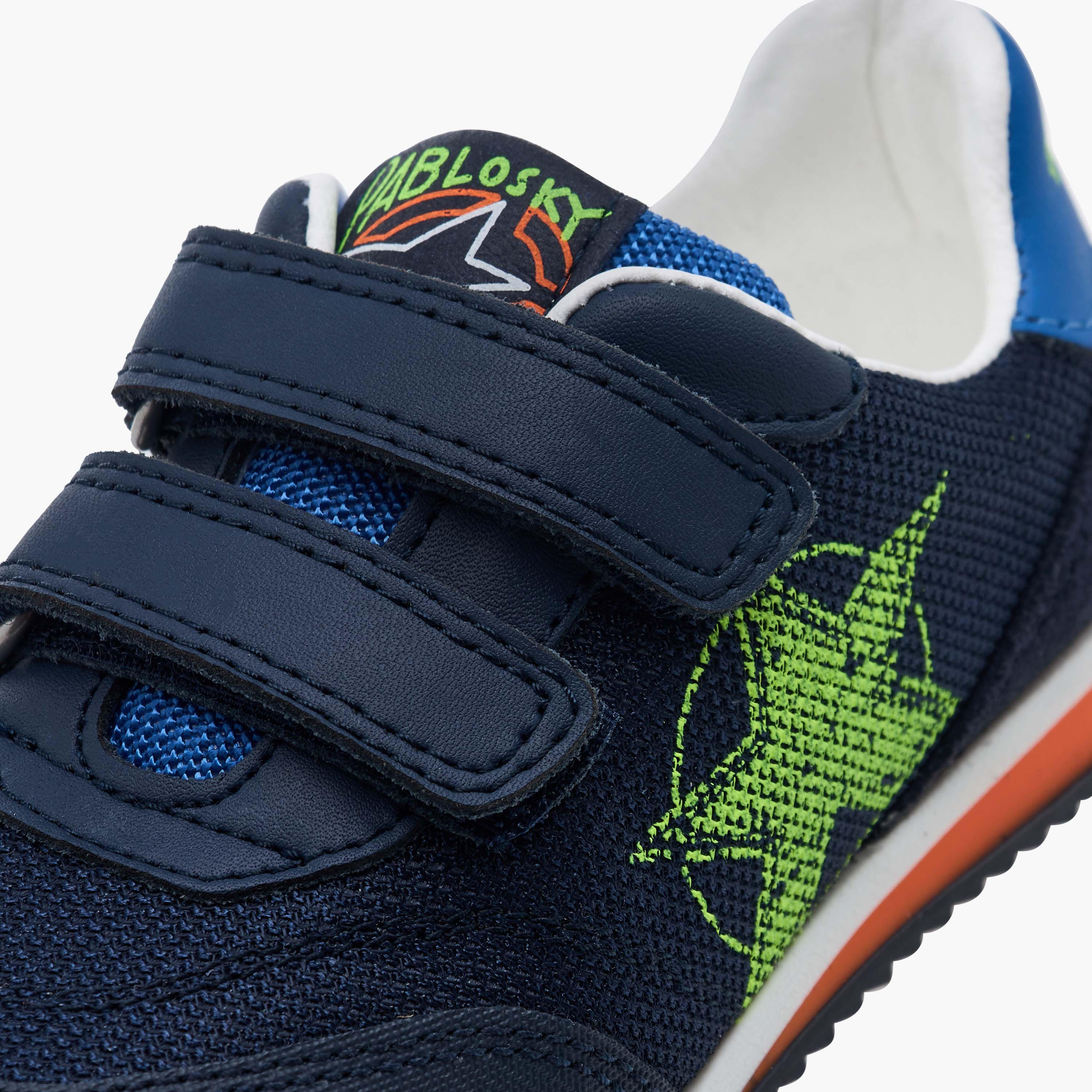 حذاء سنيكرز بشريط إغلاق لاصق وطبعات للأولاد من بابلوسكي-boys-shoes-sneakers-image-4