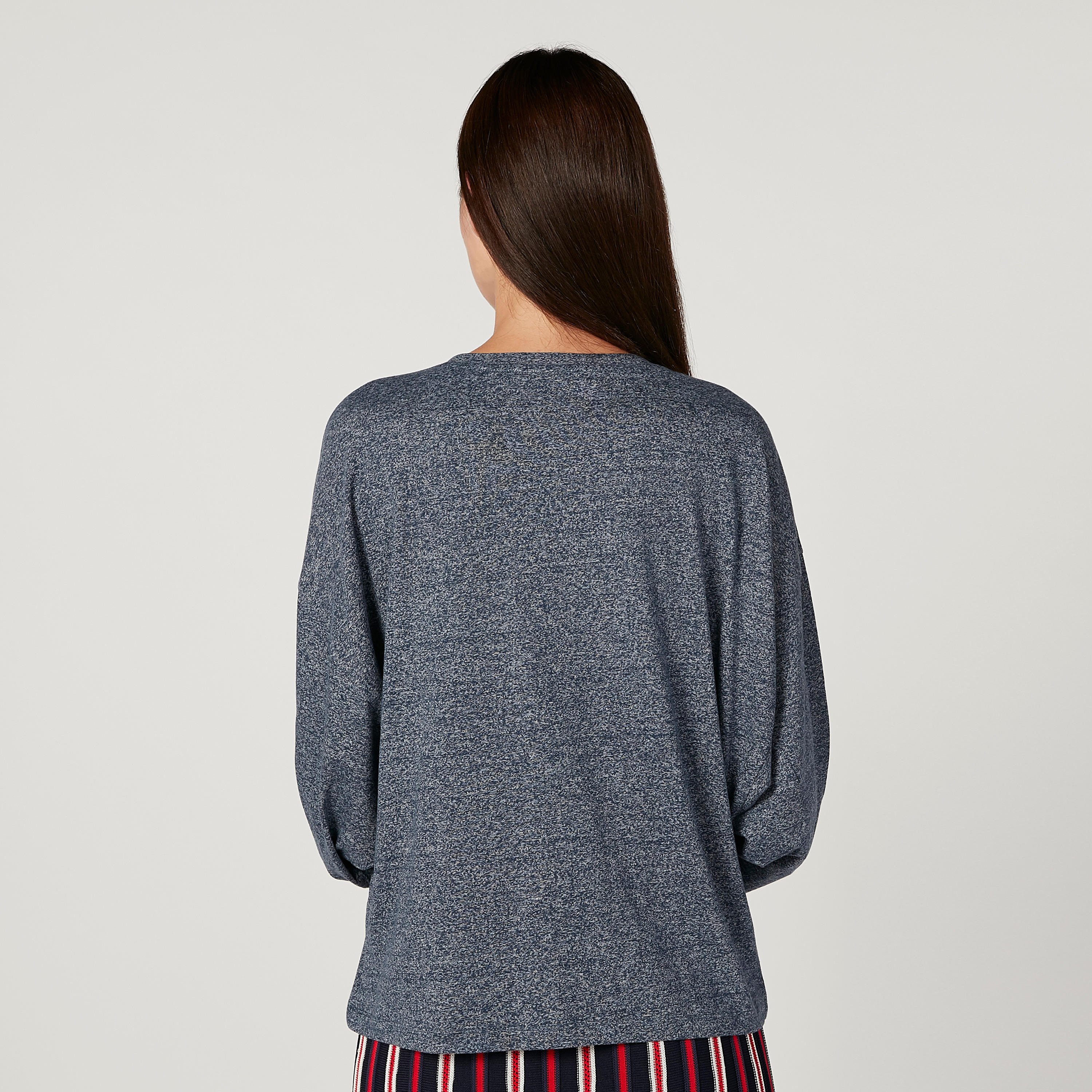 تيشيرت مُطرّز بياقة مستديرة وأكمام طويلة من آيكونيك-women-clothing-tshirts-image-4