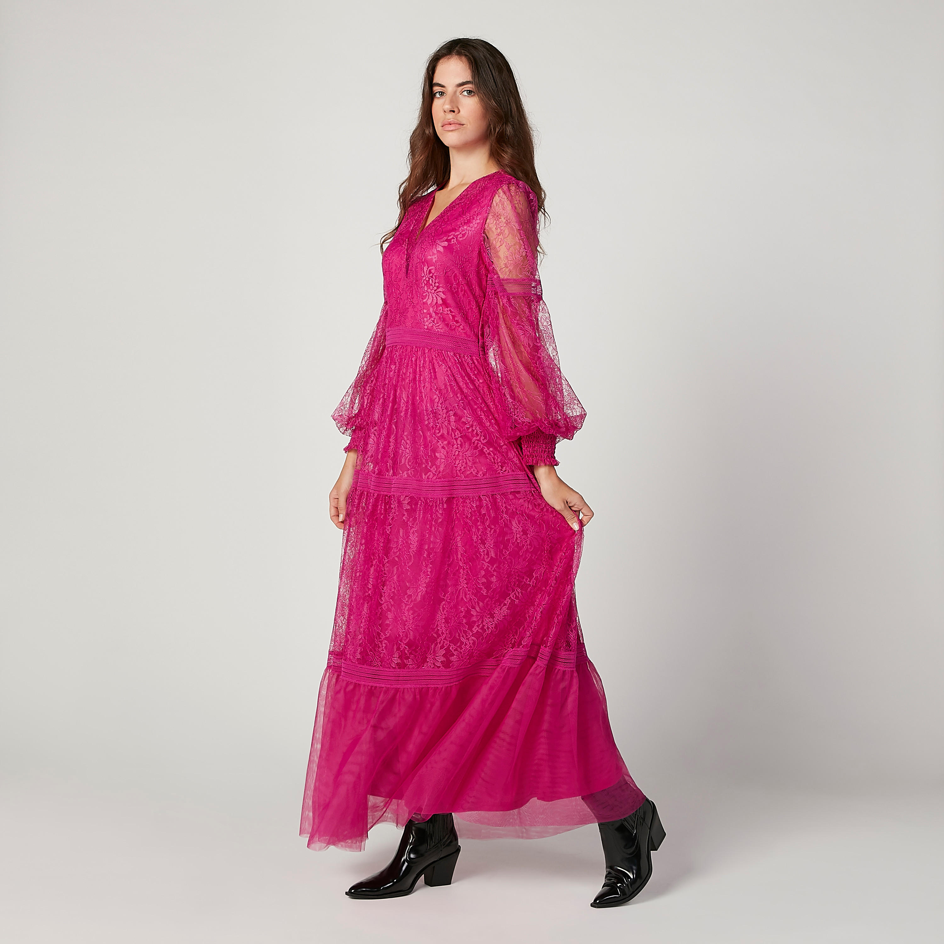 فستان دانتيل طويل إيه لاين بأكمام بيشوب من آيكونيك-women-clothing-dresses-image-1