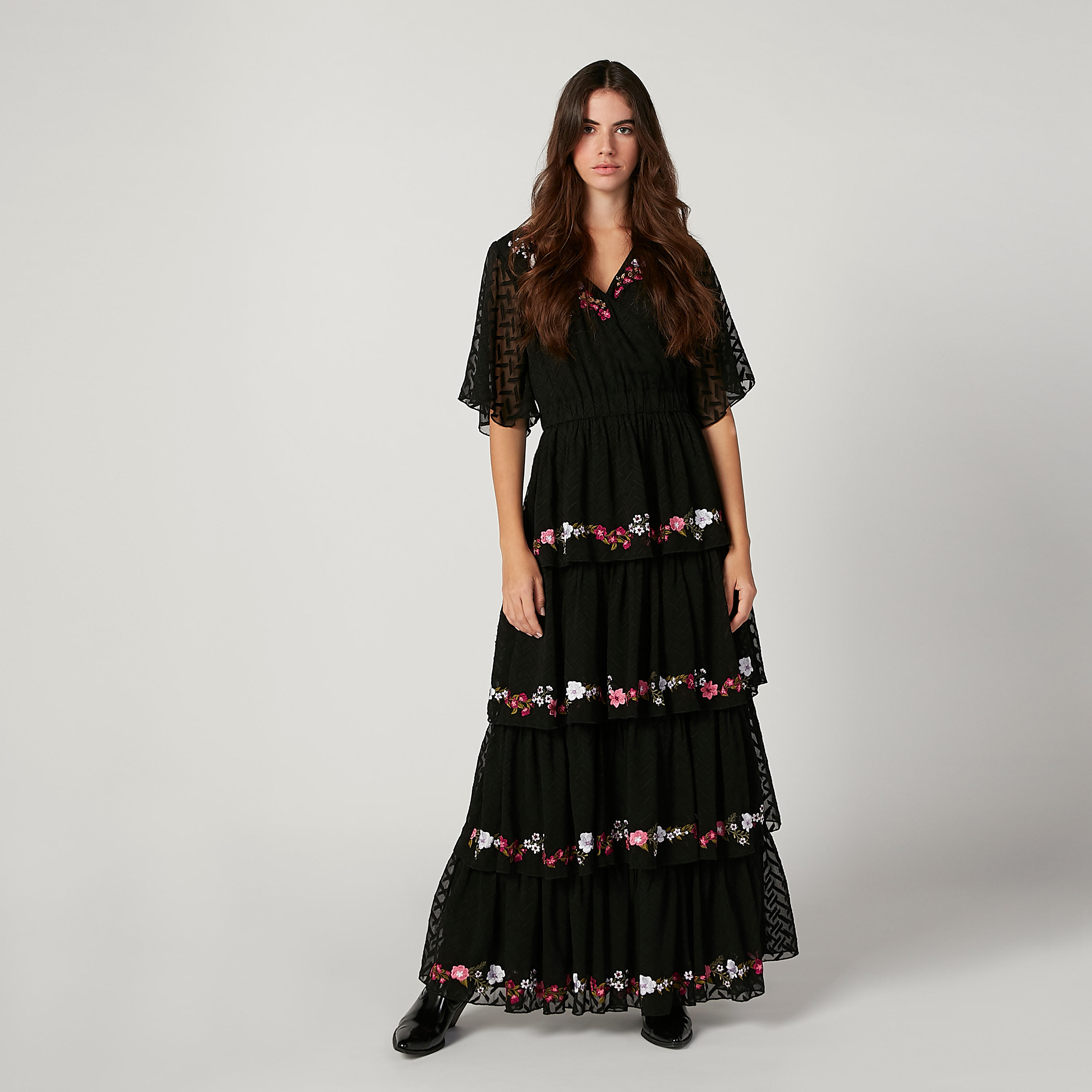 فستان طويل إيه لاين مطرّز بياقة V وأكمام واسعة من آيكونيك-women-clothing-dresses-image-1