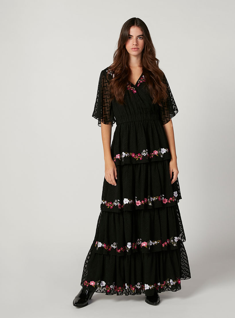 فستان طويل إيه لاين مطرّز بياقة V وأكمام واسعة من آيكونيك-women-clothing-dresses-image-1