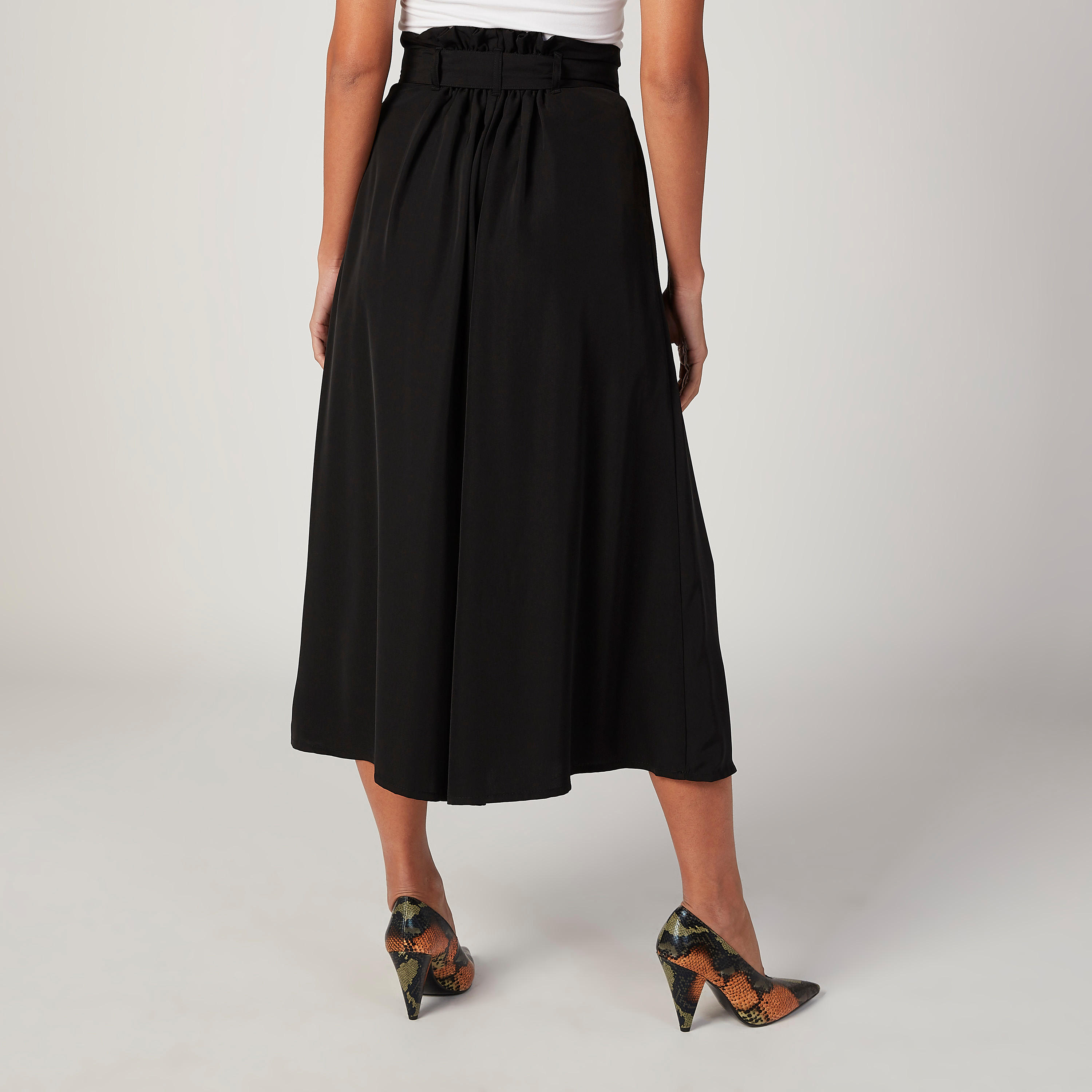 بنطال قصير سادة بجيوب وحلقات للحزام من آيكونيك-women-clothing-bottoms-trousers-image-4