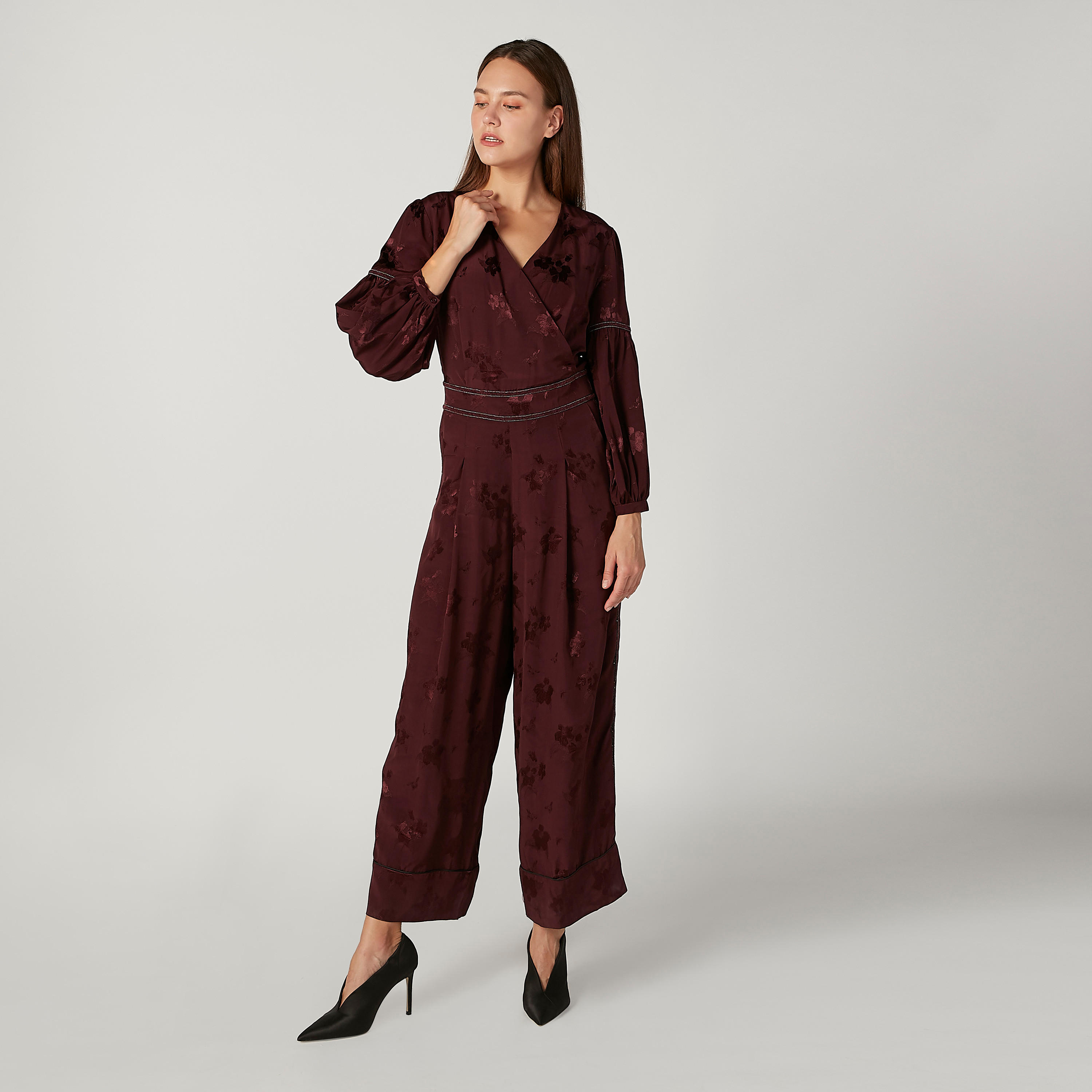 جمبسوت بأكمام طويلة وجيوب وأزهار بارزة الملمس من آيكونيك-women-clothing-jumpsuits-image-1