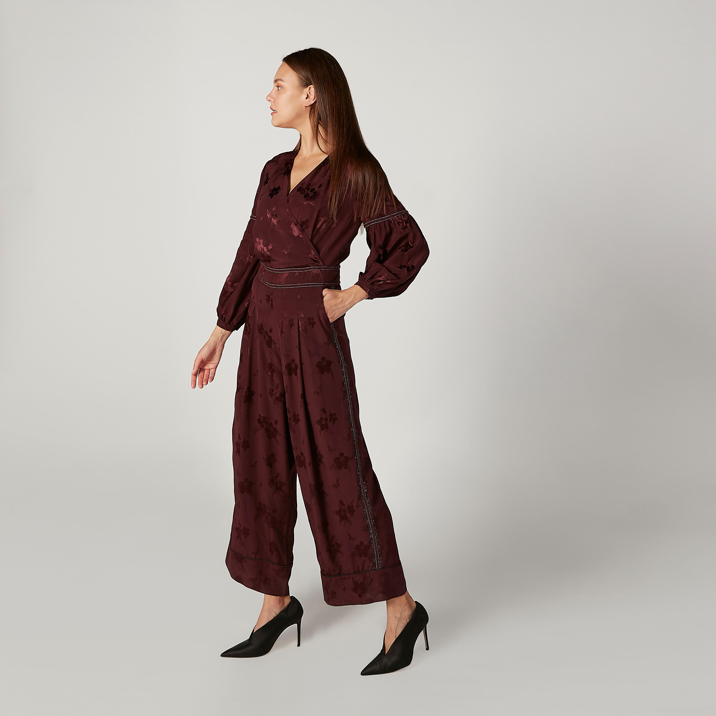 جمبسوت بأكمام طويلة وجيوب وأزهار بارزة الملمس من آيكونيك-women-clothing-jumpsuits-image-5