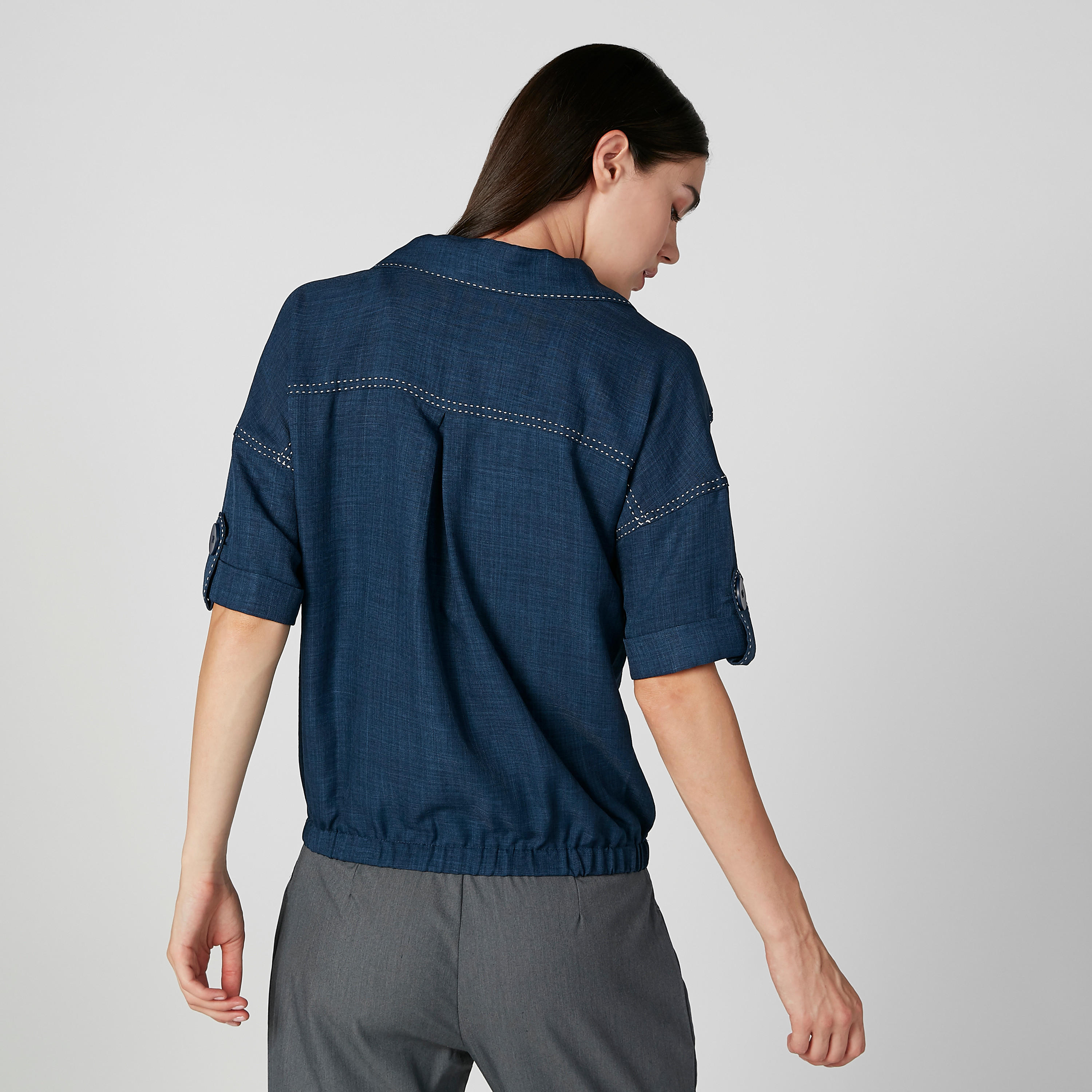 بلوزة بارزة الملمس بأكمام قصيرة وأزرار تثبيت من آيكونيك-women-clothing-shirtsandblouses-blouses-image-1