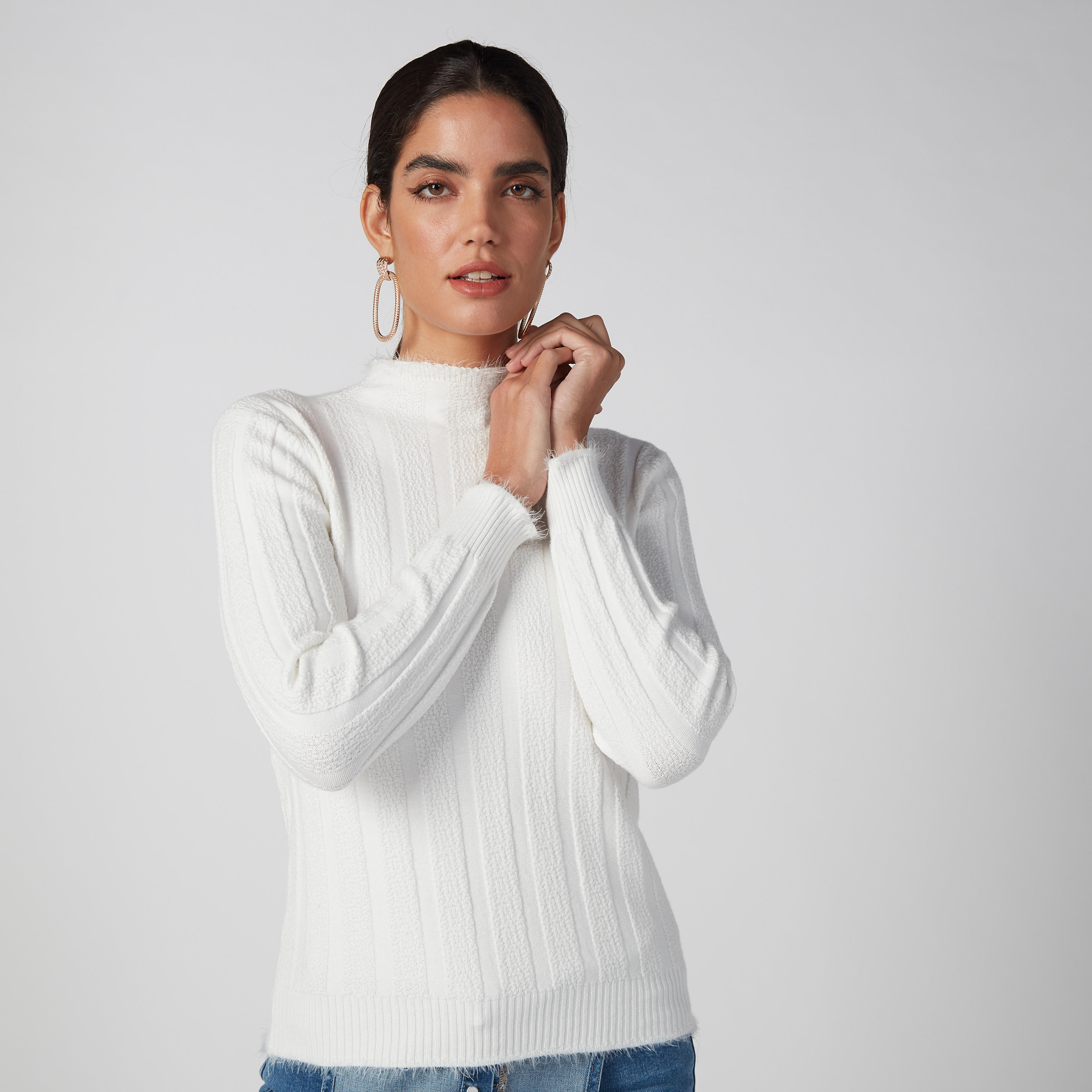 كنزة سليم فيت بارزة الملمس بياقة عالية وأكمام طويلة من آيكونيك-women-clothing-cardigansandjumpers-jumpers-image-1