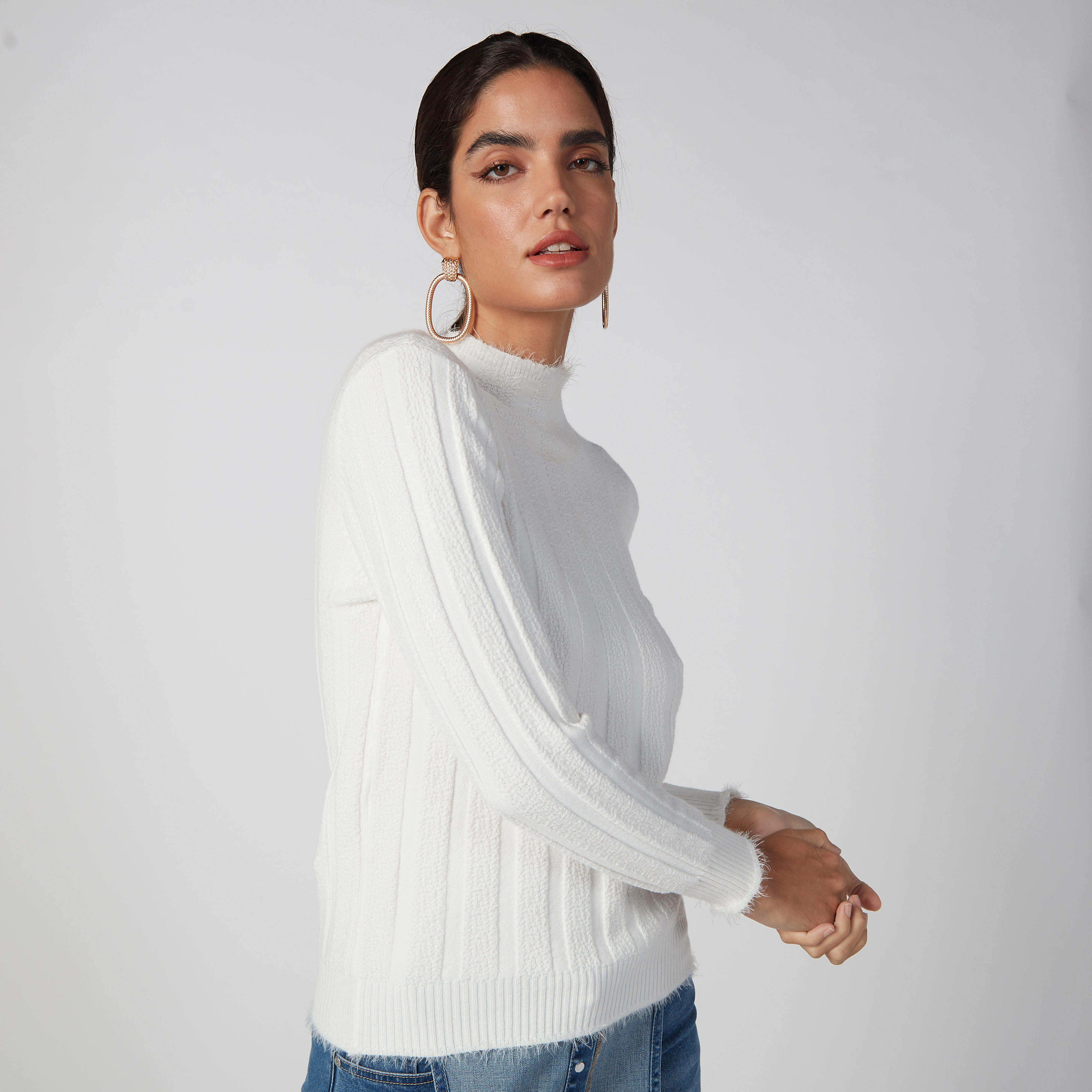 كنزة سليم فيت بارزة الملمس بياقة عالية وأكمام طويلة من آيكونيك-women-clothing-cardigansandjumpers-jumpers-image-4