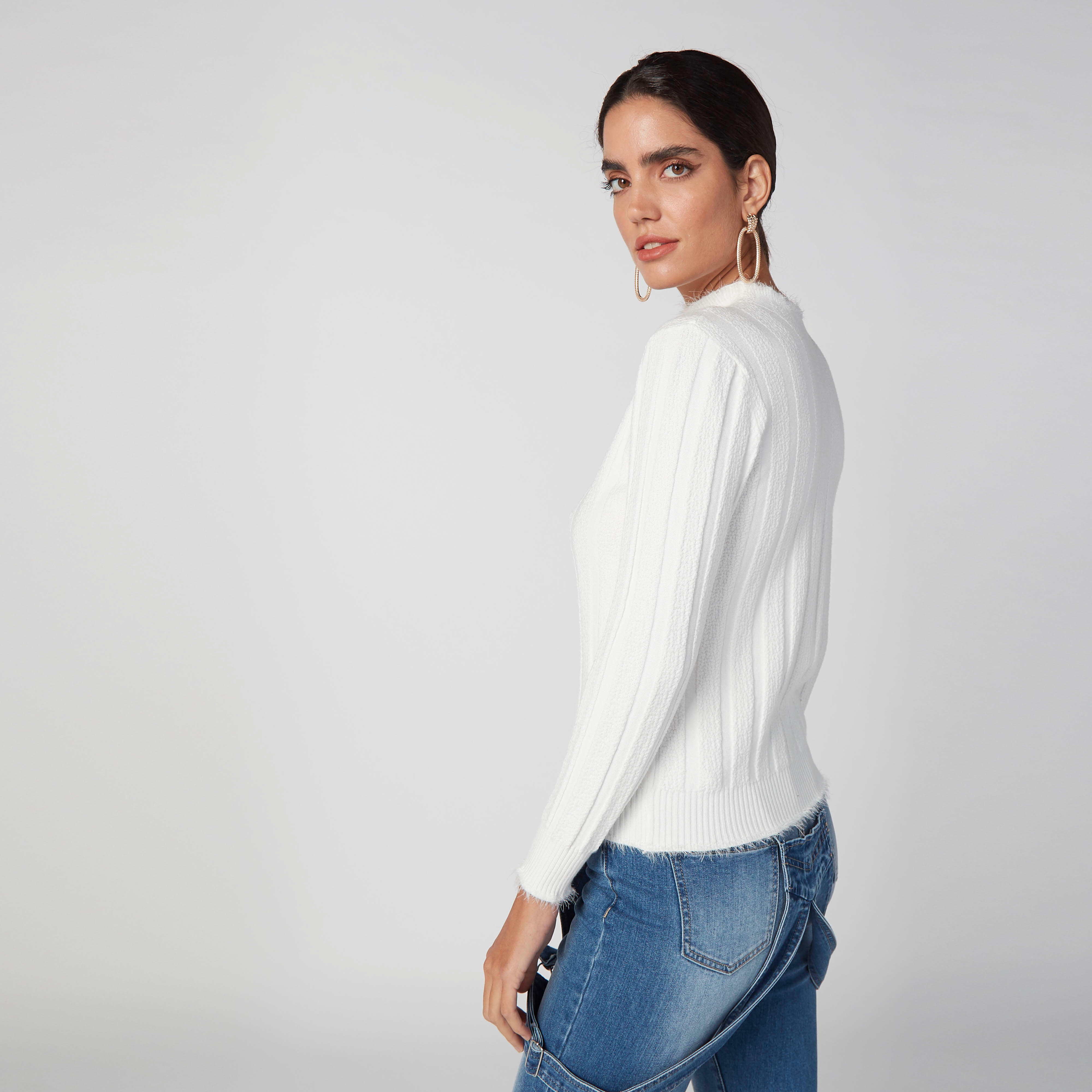كنزة سليم فيت بارزة الملمس بياقة عالية وأكمام طويلة من آيكونيك-women-clothing-cardigansandjumpers-jumpers-image-5