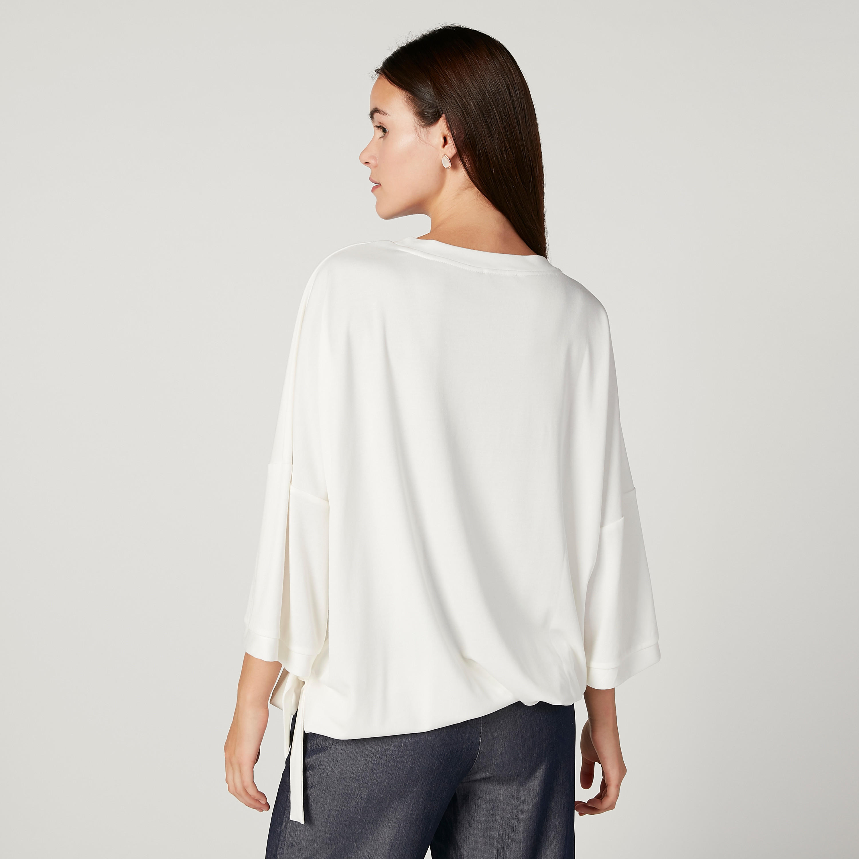 بلوزة بطبعات وياقة مستديرة وأكتاف منسدلة من آيكونيك-women-clothing-shirtsandblouses-blouses-image-4