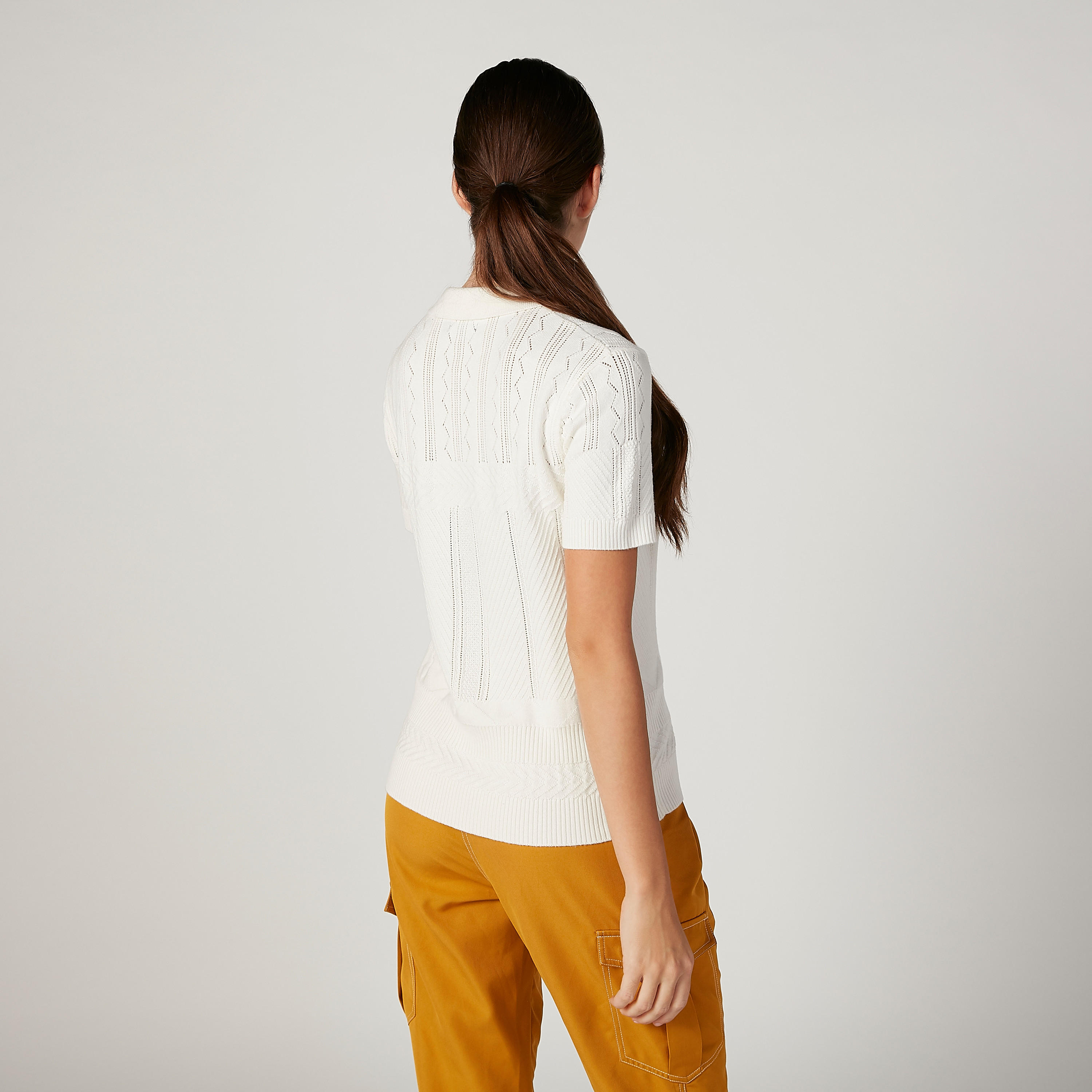 بلوزة بارزة الملمس بياقة عاديّة وأكمام قصيرة من آيكونيك-women-clothing-tshirts-image-4