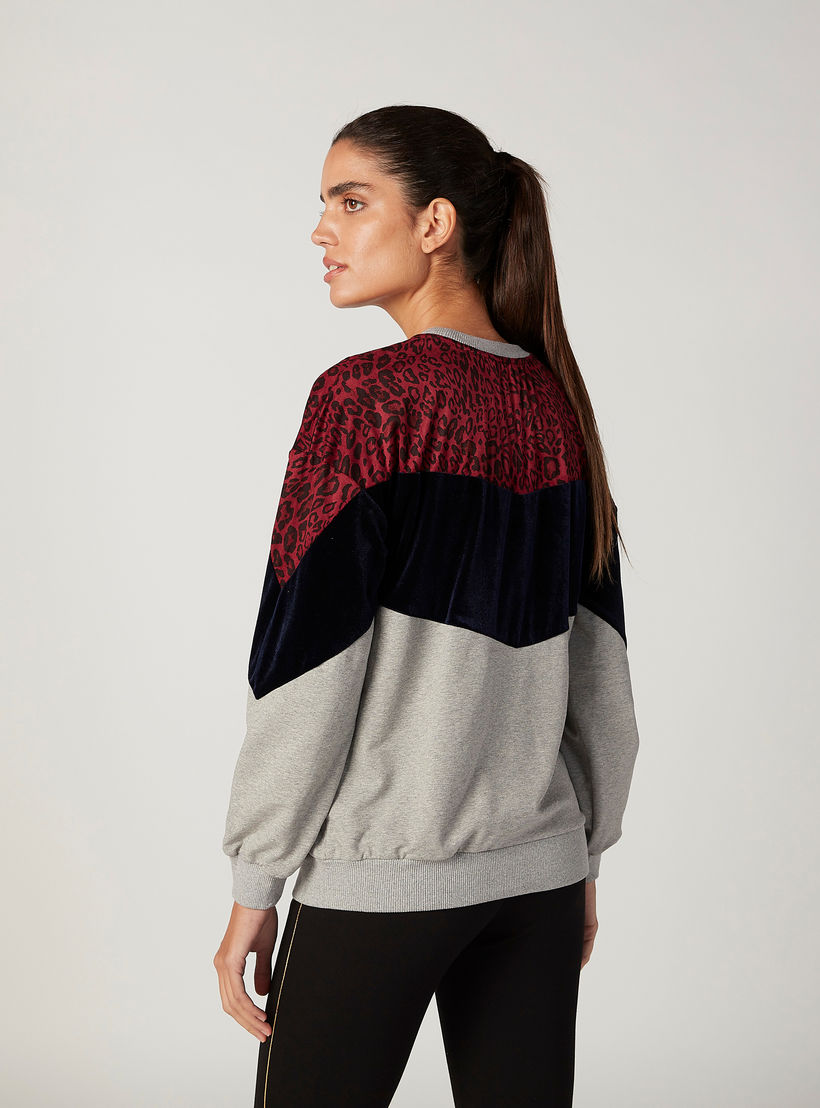 سويت شيرت بياقة مستديرة وأكمام طويلة بطبعات حيوانات من آيكونيك-women-winterwear-hoodiesandsweatshirts-sweatshirts-image-4