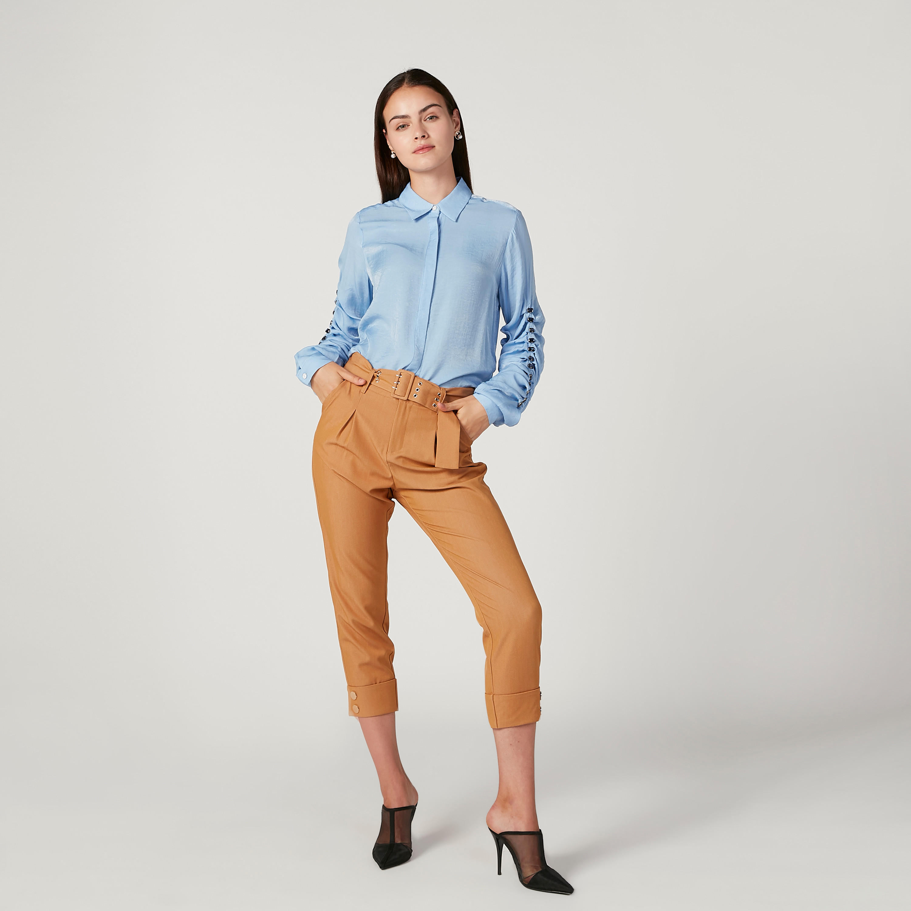 بلوزة سادة بياقة عاديّة وأكمام طويلة من آيكونيك-women-clothing-shirtsandblouses-blouses-image-2