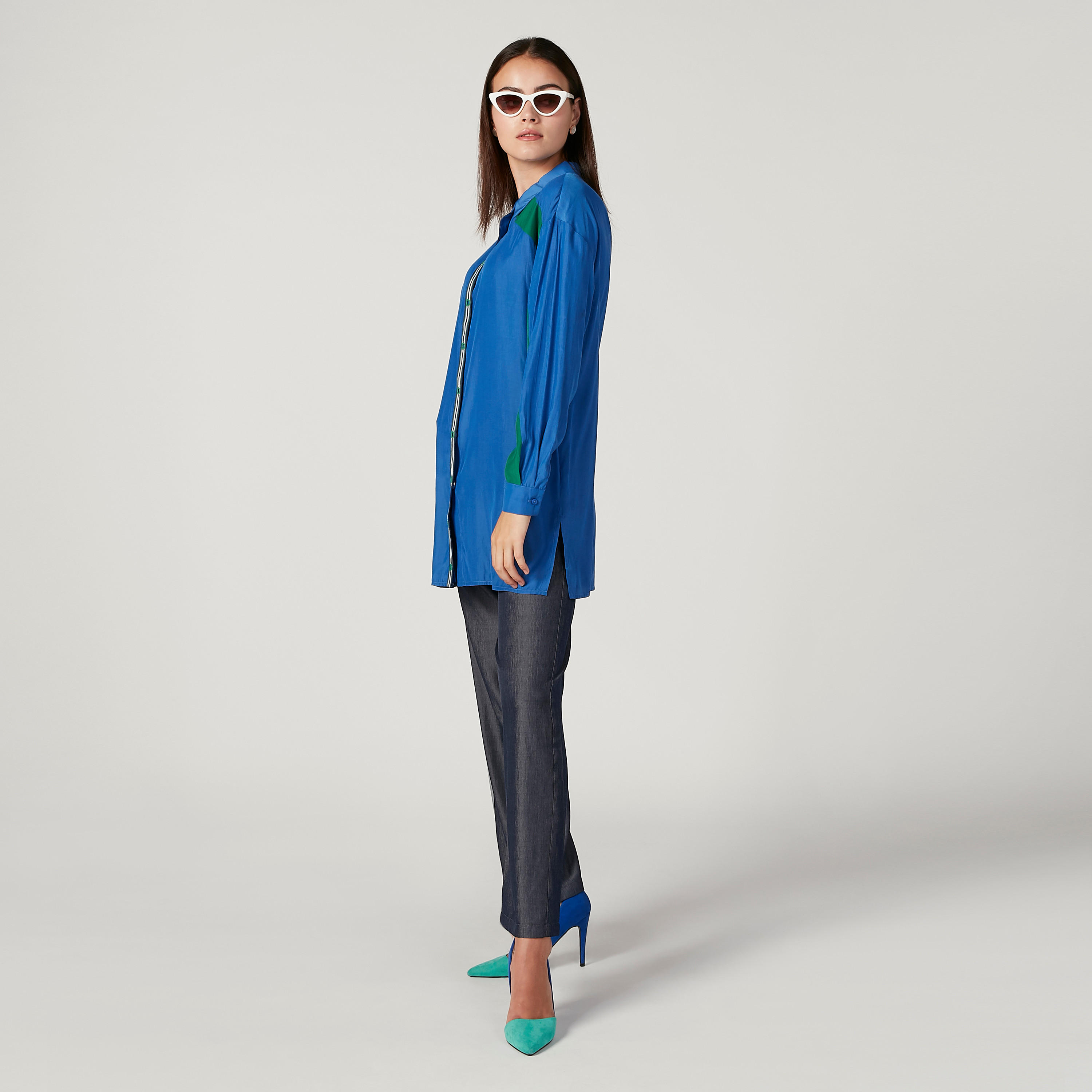 بلوزة طويلة بأكمام طويلة وياقة واسعة من آيكونيك-women-clothing-shirtsandblouses-blouses-image-3