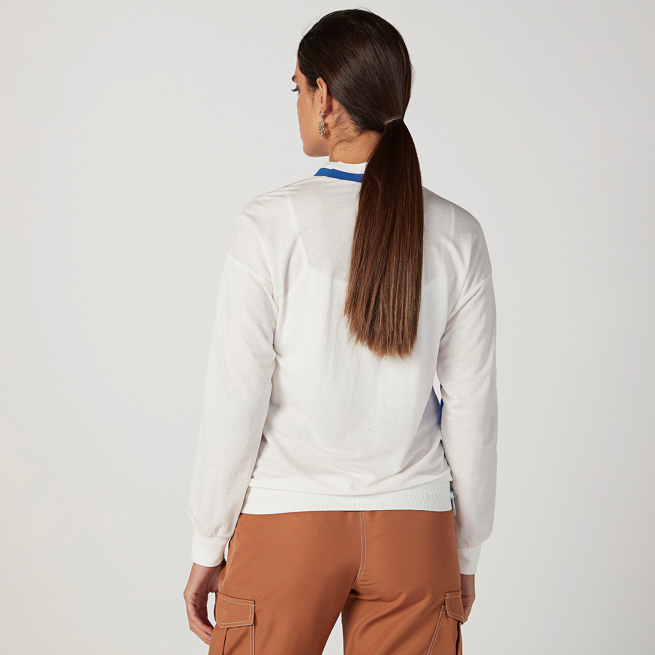 بلوزة بنمط كتل الألوان بياقة مستديرة وأكمام طويلة من آيكونيك-women-clothing-shirtsandblouses-blouses-image-4