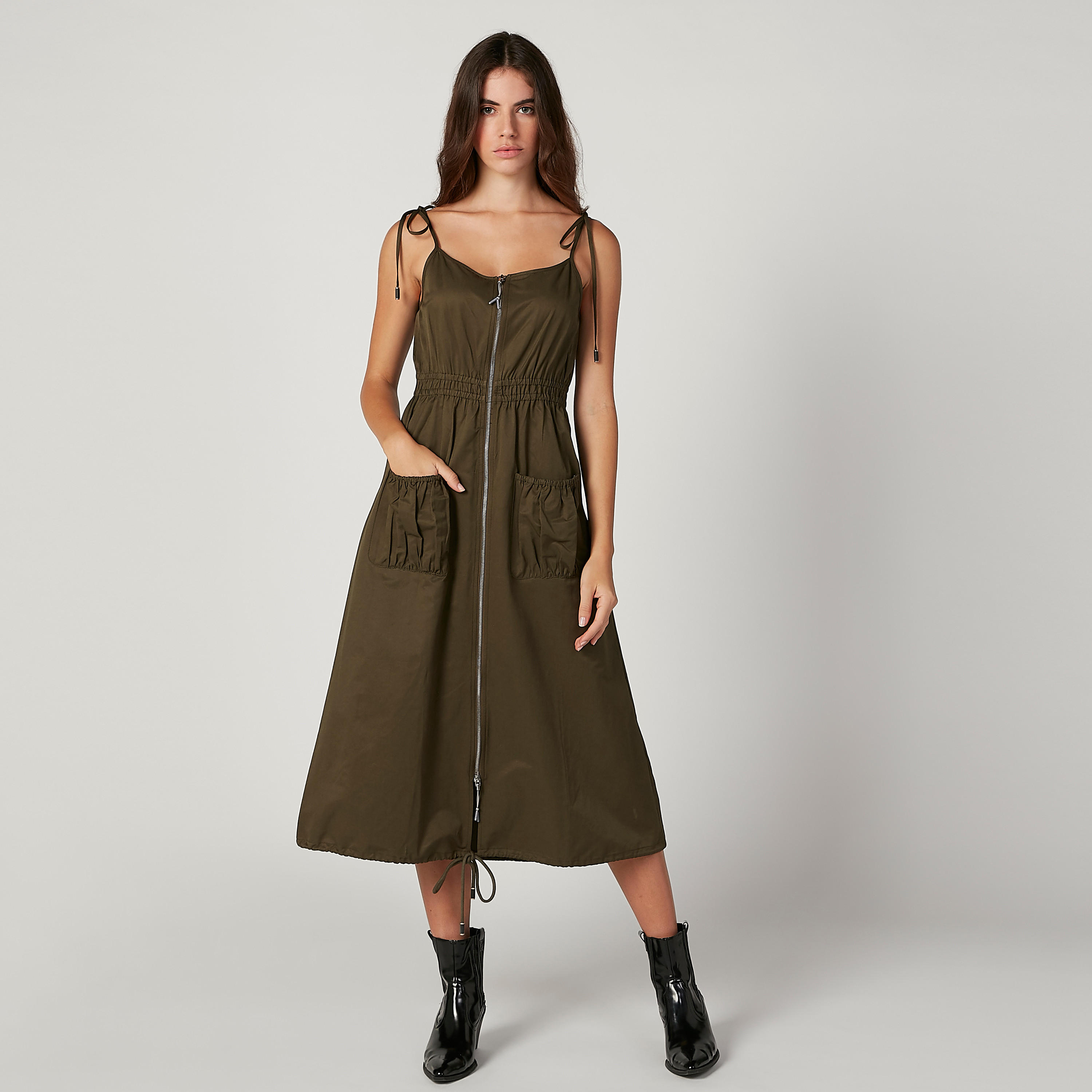 فستان ميدي إيه لاين سادة بحمّالات رفيعة وأربطة من آيكونيك-women-clothing-dresses-image-1
