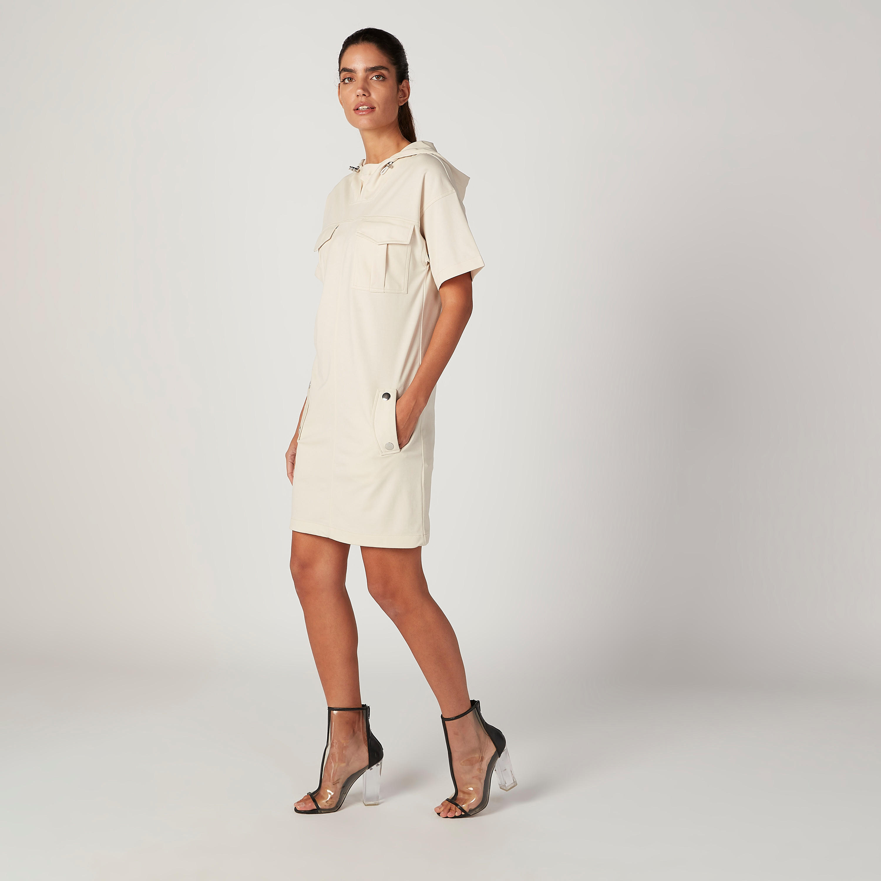 فستان قصير سادة بأكمام قصيرة وجيوب من آيكونيك-women-clothing-dresses-image-2