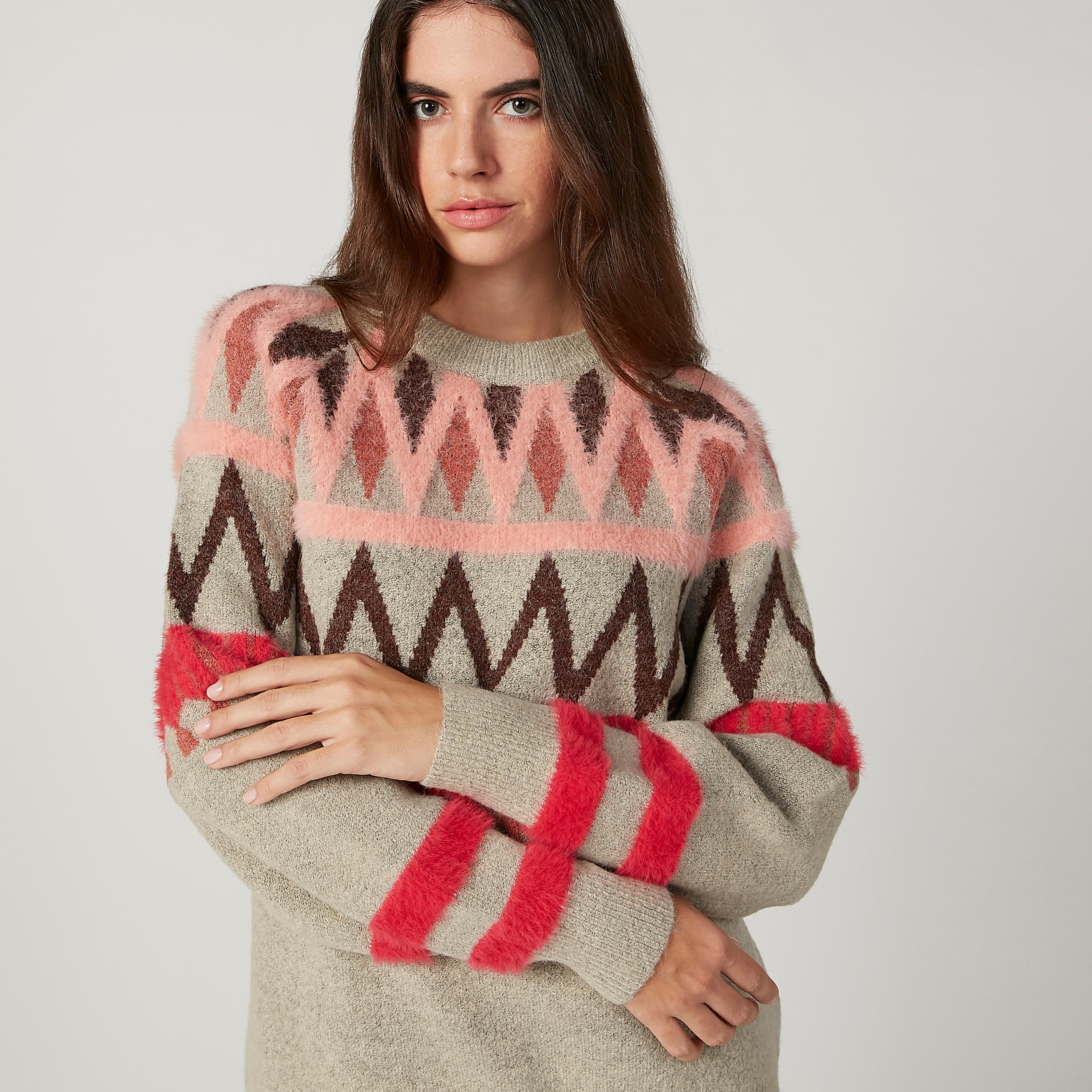 كنزة سليم بارزة الملمس بياقة مستديرة  وأكمام طويلة من آيكونيك-women-clothing-cardigansandjumpers-jumpers-image-3
