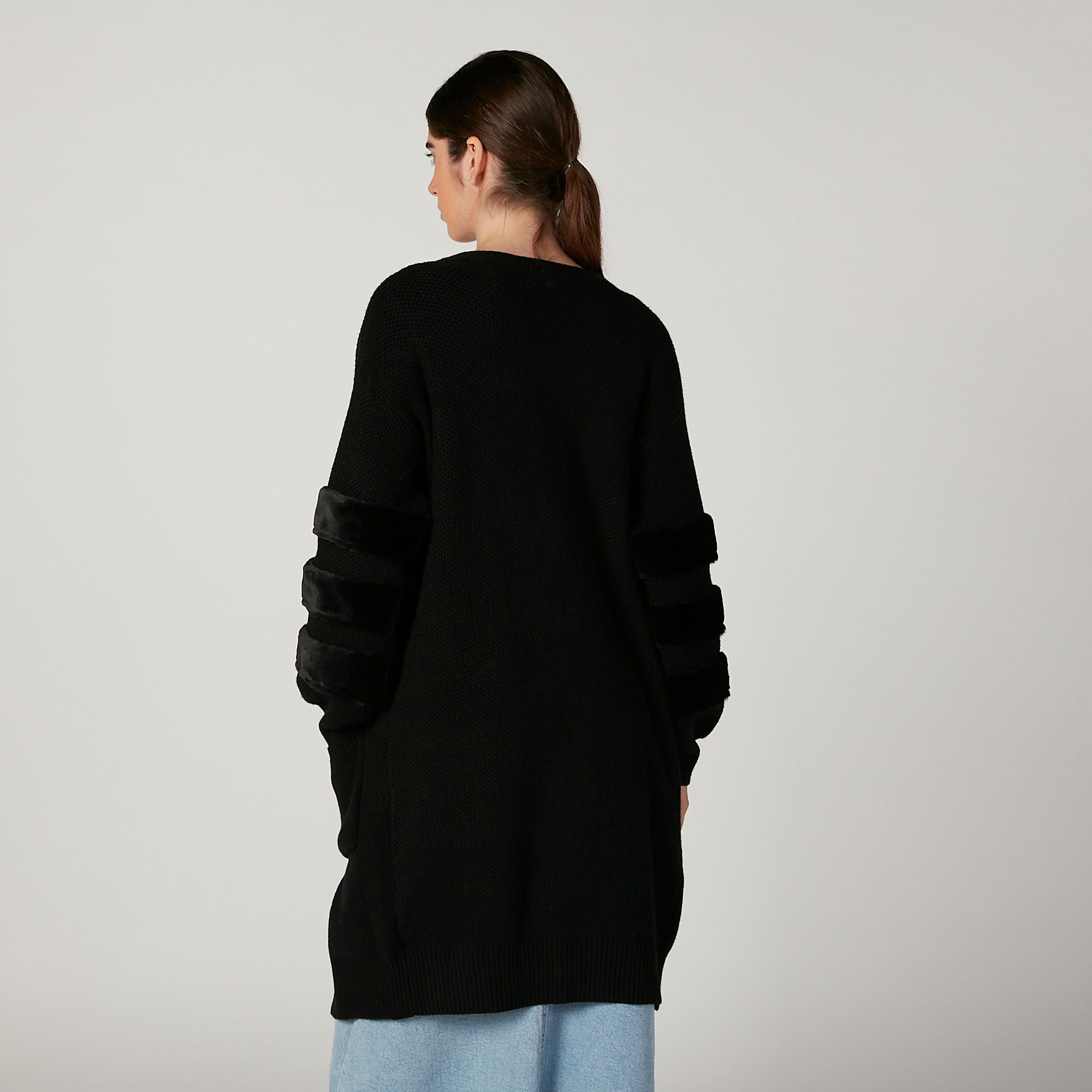 كارديجان طويل بارز الملمس بأكمام طويلة وجيوب من آيكونيك-women-winterwear-cardigansandjumpers-cardigans-image-4