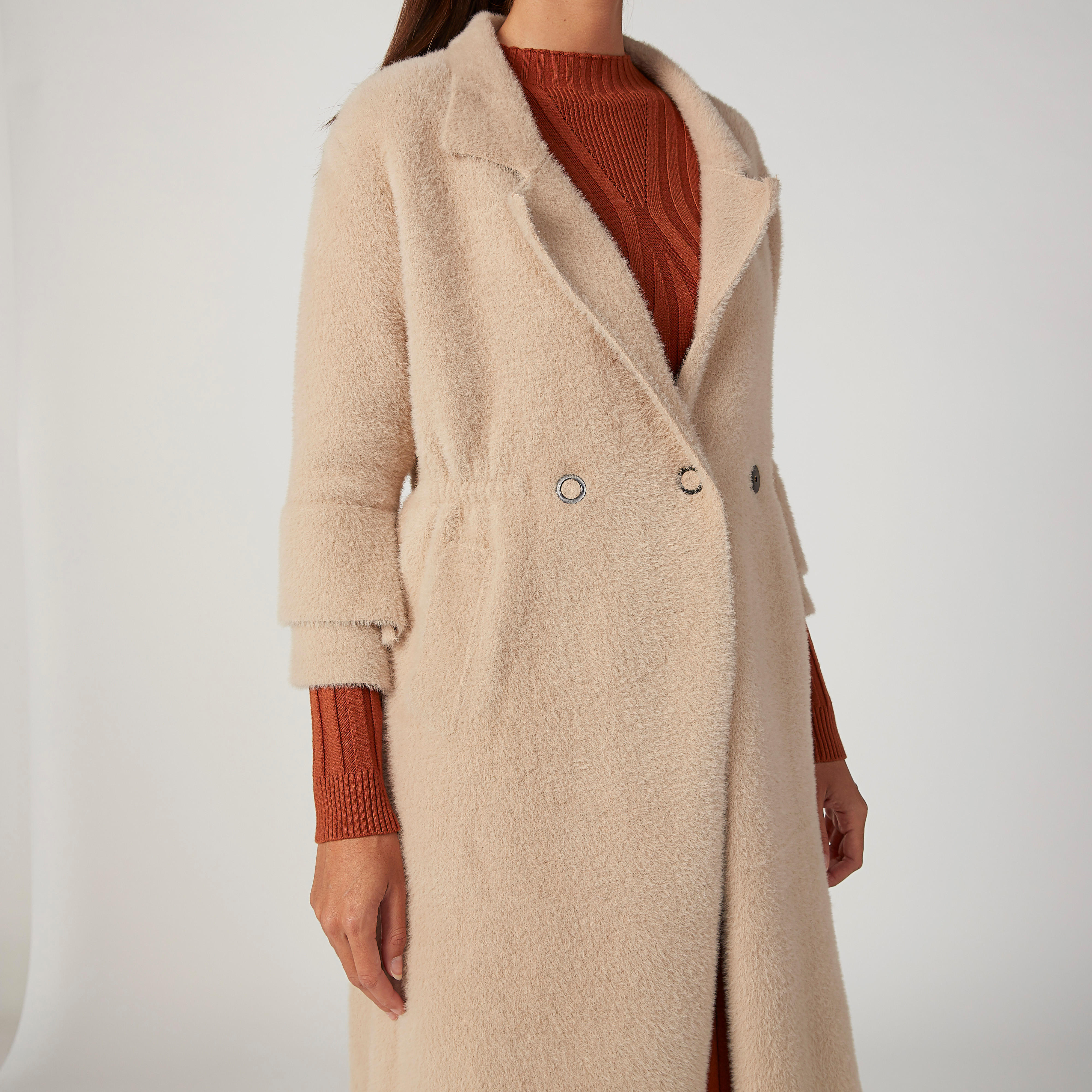 معطف بارز الملمس بأكمام طويلة وجيوب من آيكونيك-women-clothing-coatsandjackets-coats-image-3