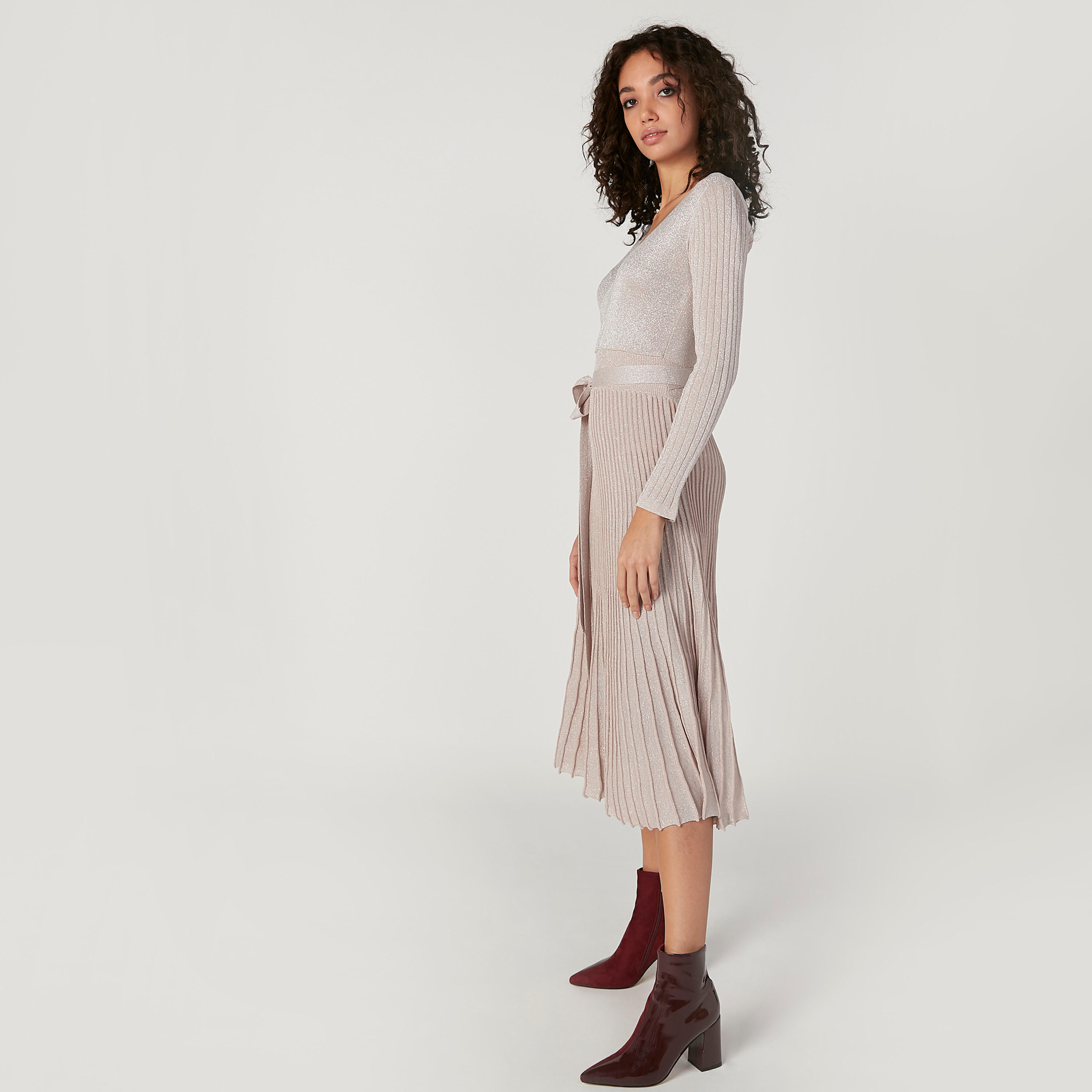فستان ميدي إيه لاين بارز الملمس بأكمام طويلة وأربطة من آيكونيك-women-clothing-dresses-image-4