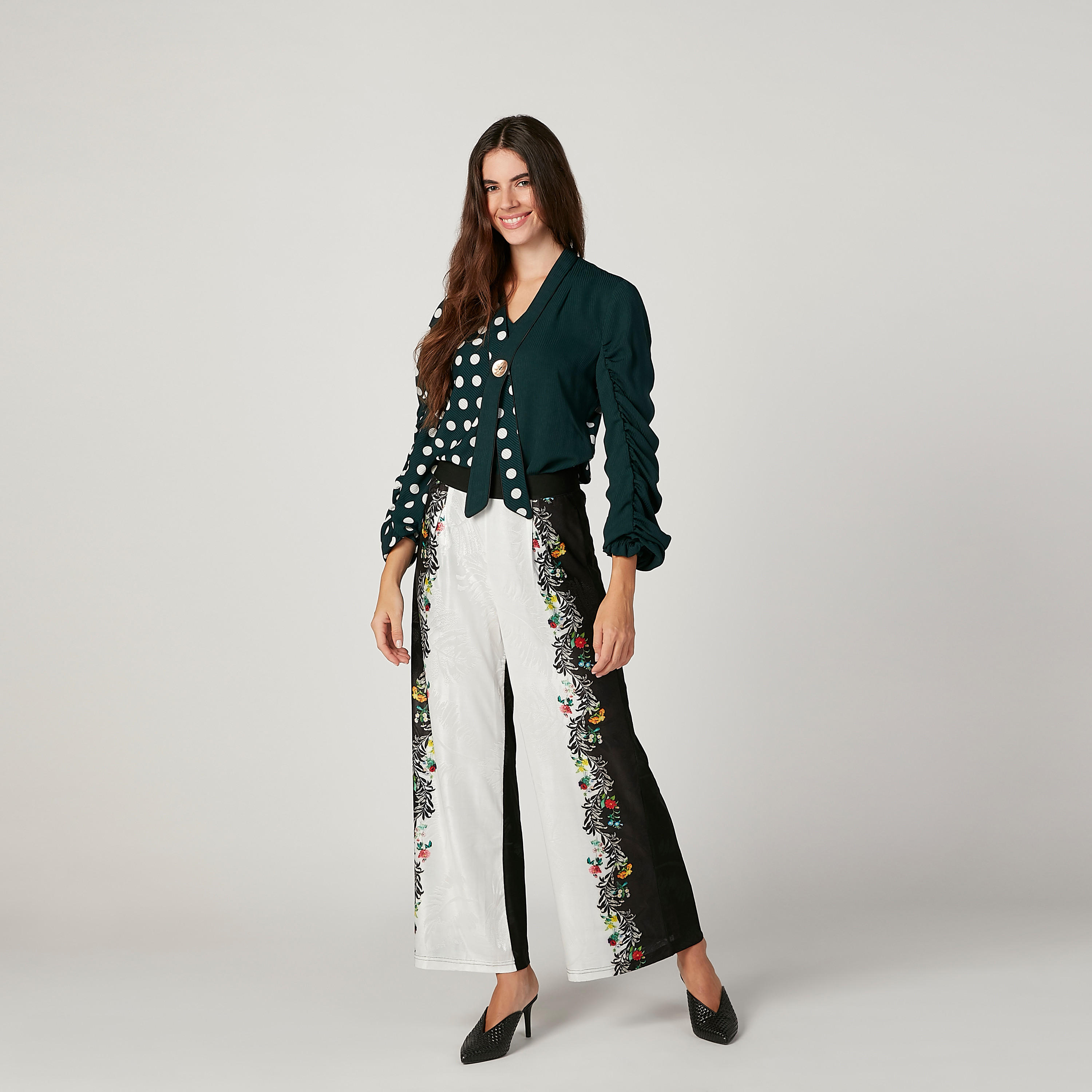 بلوزة بياقة V وأكمام طويلة وطبعات منقّطة من آيكونيك-women-clothing-shirtsandblouses-blouses-image-2
