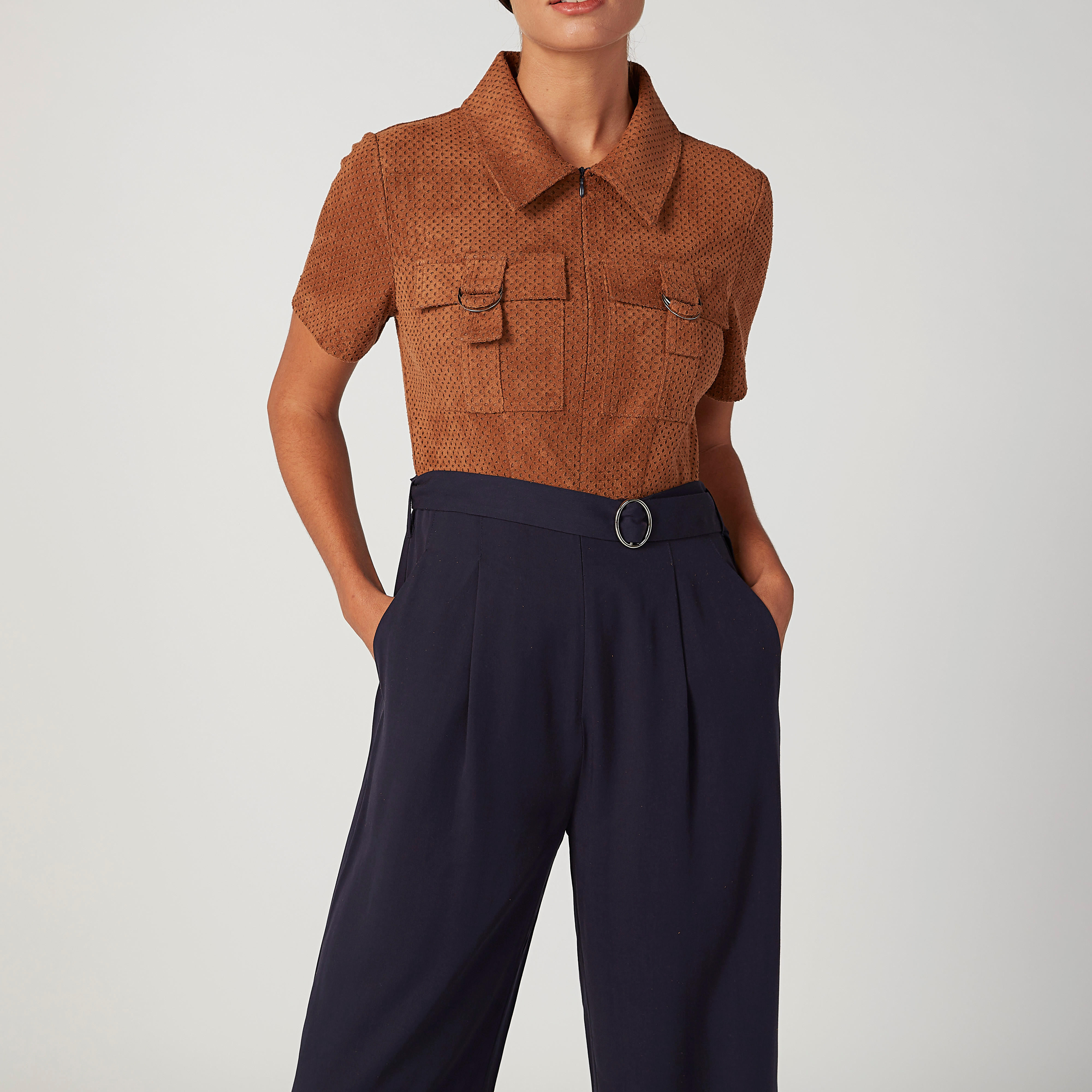 جمبسوت سادة بأكمام قصيرة وجيوب من آيكونيك-women-clothing-jumpsuits-image-3