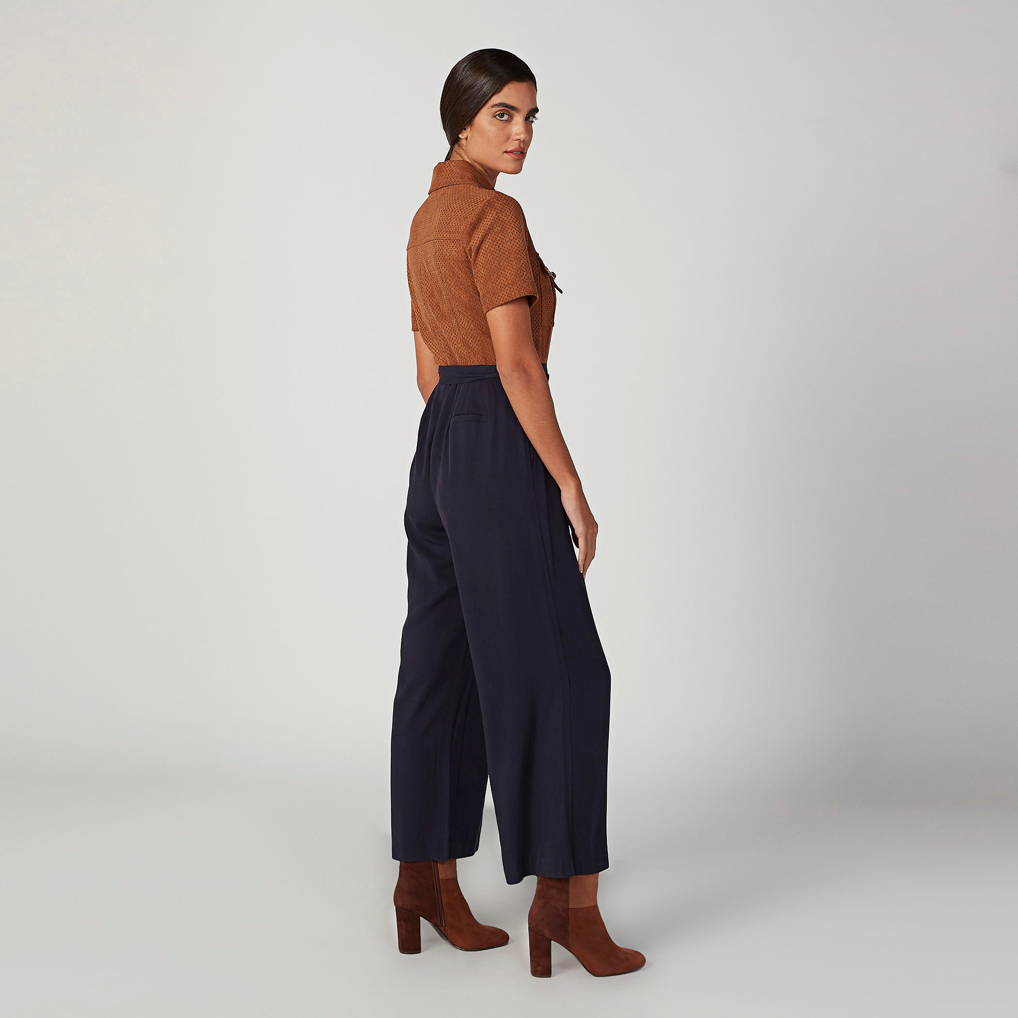 جمبسوت سادة بأكمام قصيرة وجيوب من آيكونيك-women-clothing-jumpsuits-image-4