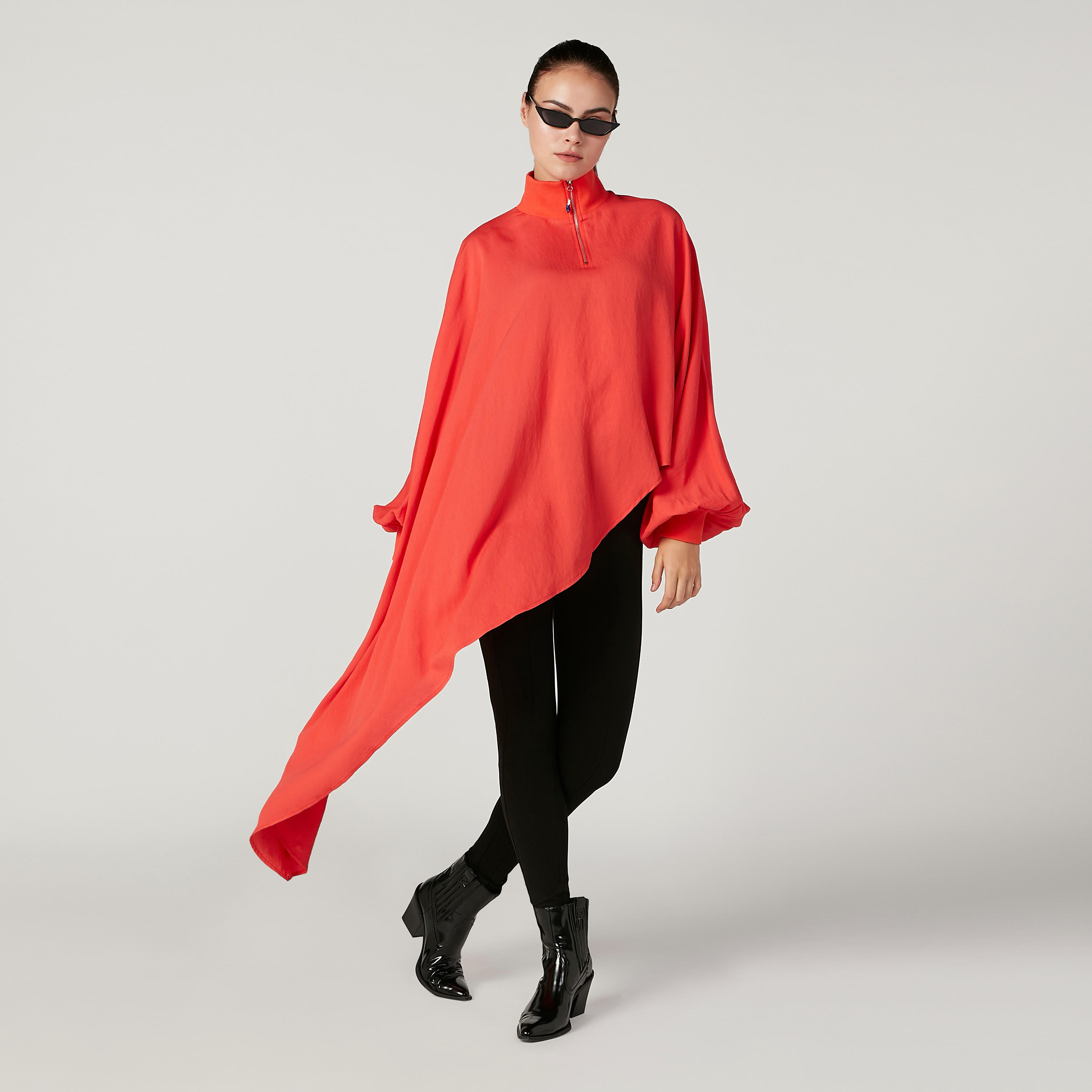 بلوزة طويلة بأطراف غير مستوية وياقة عالية من آيكونيك-women-clothing-shirtsandblouses-blouses-image-4