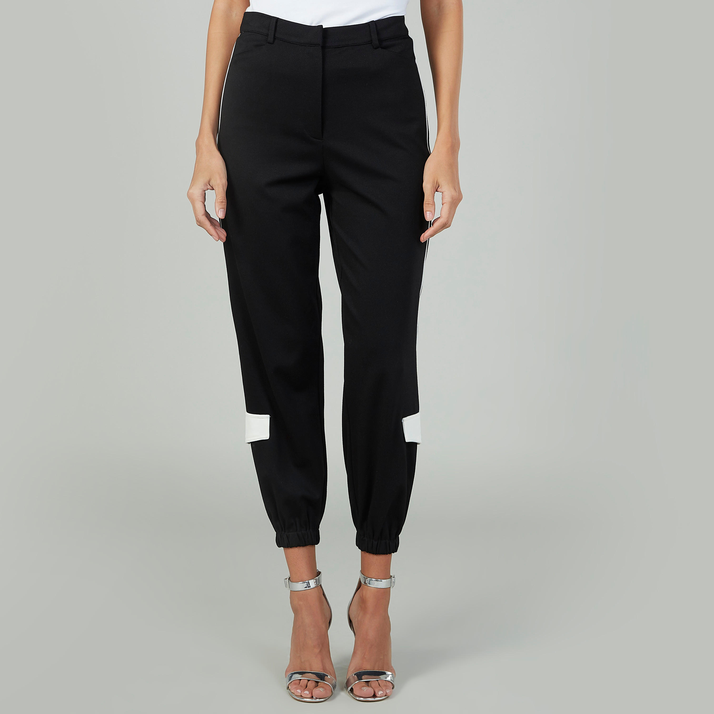 بنطلون رياضي بخصر وطيات متباينة من آيكونيك-women-clothing-bottoms-trousers-image-1