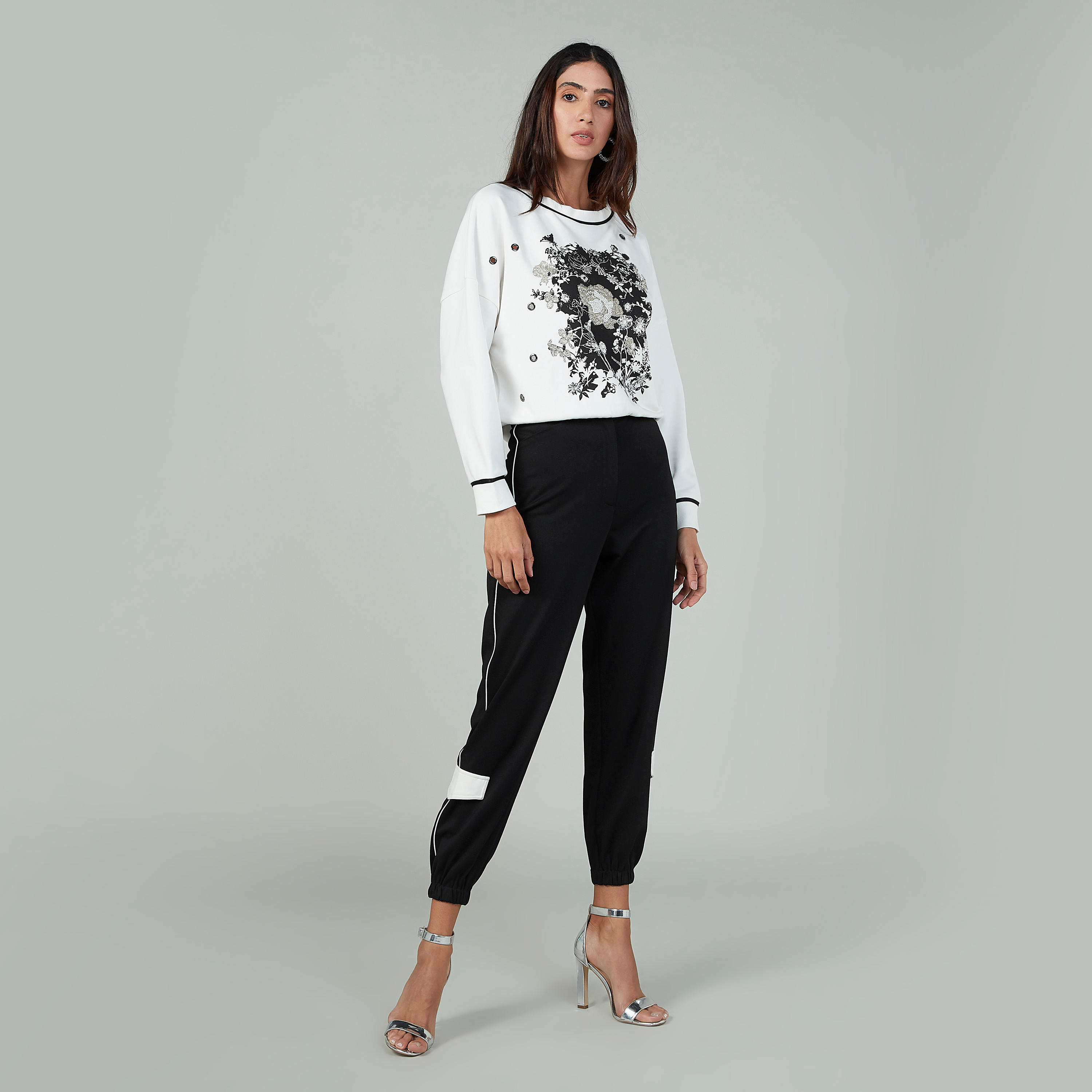 بنطلون رياضي بخصر وطيات متباينة من آيكونيك-women-clothing-bottoms-trousers-image-2