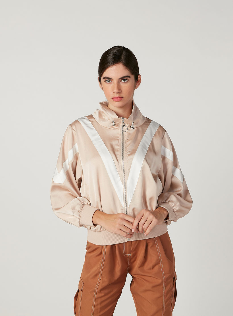 جاكيت بومبر بارز الملمس بأكمام طويلة من آيكونيك-women-winterwear-coatsandjackets-jackets-image-4