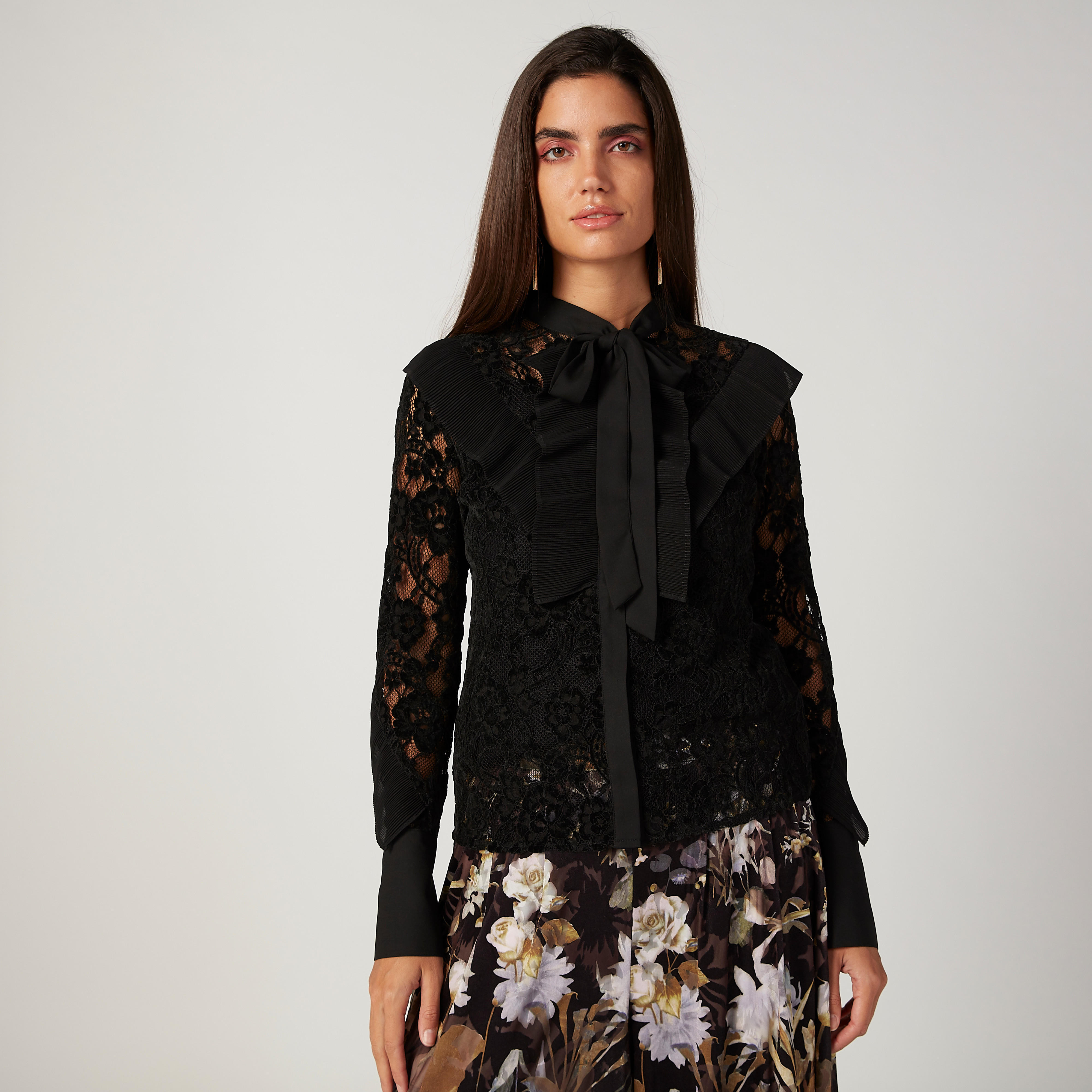 قميص بارز الملمس بأكمام طويلة مع ربطة عنق من آيكونيك-women-clothing-shirtsandblouses-shirts-image-1