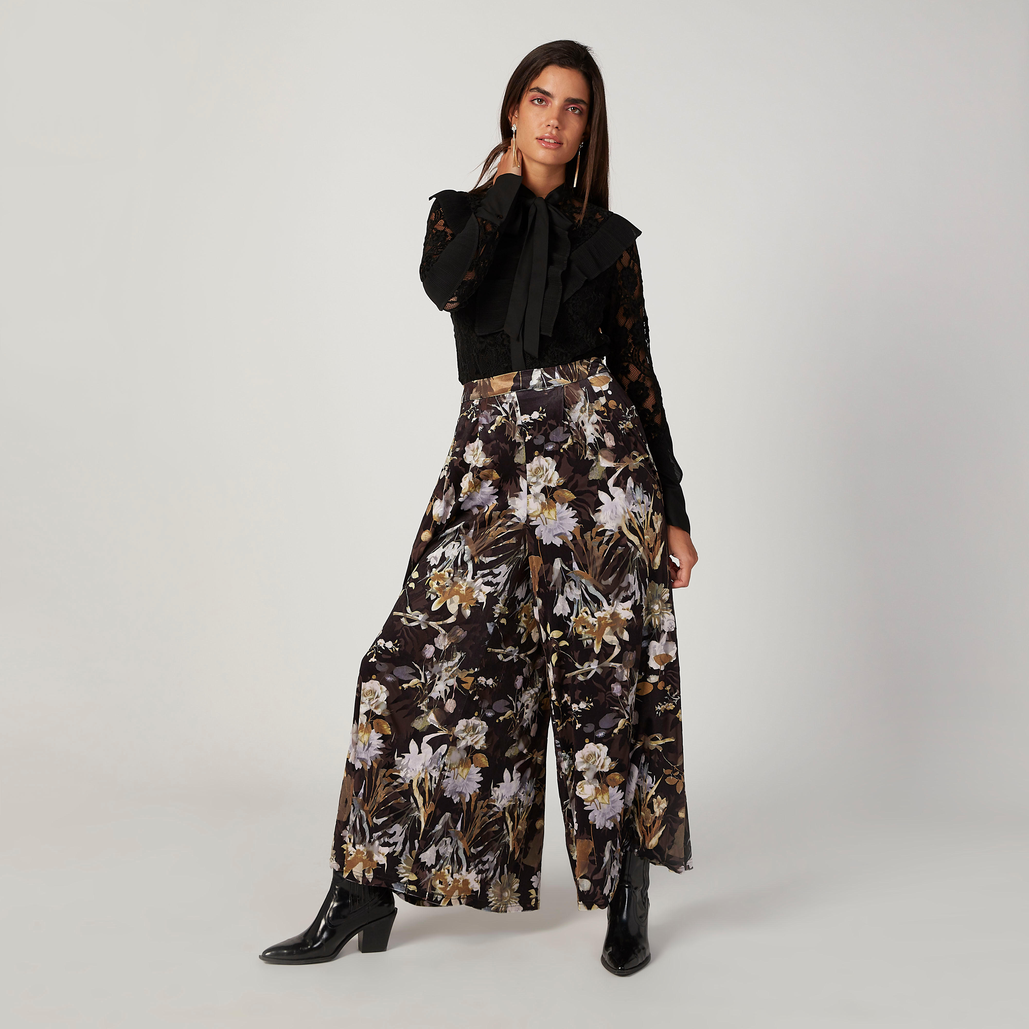 قميص بارز الملمس بأكمام طويلة مع ربطة عنق من آيكونيك-women-clothing-shirtsandblouses-shirts-image-2