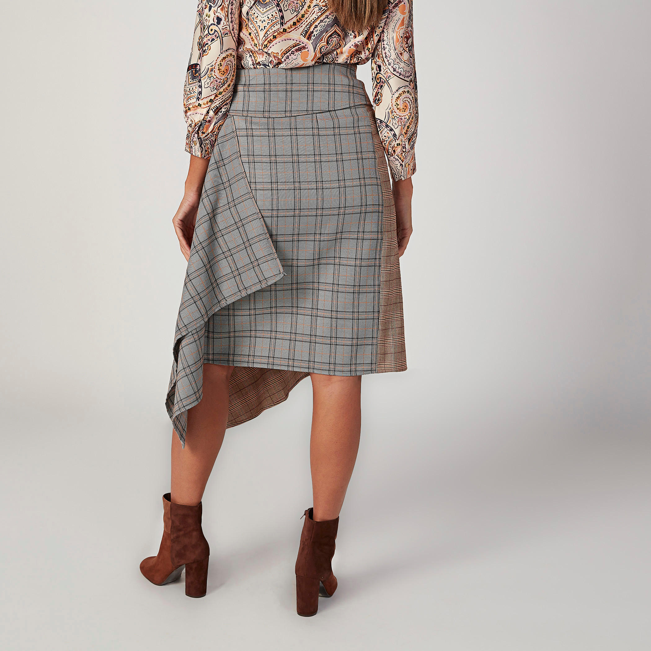 تنورة ميدي كاروهات بحوّاف غير مستوية من آيكونيك-women-clothing-bottoms-skirts-image-4