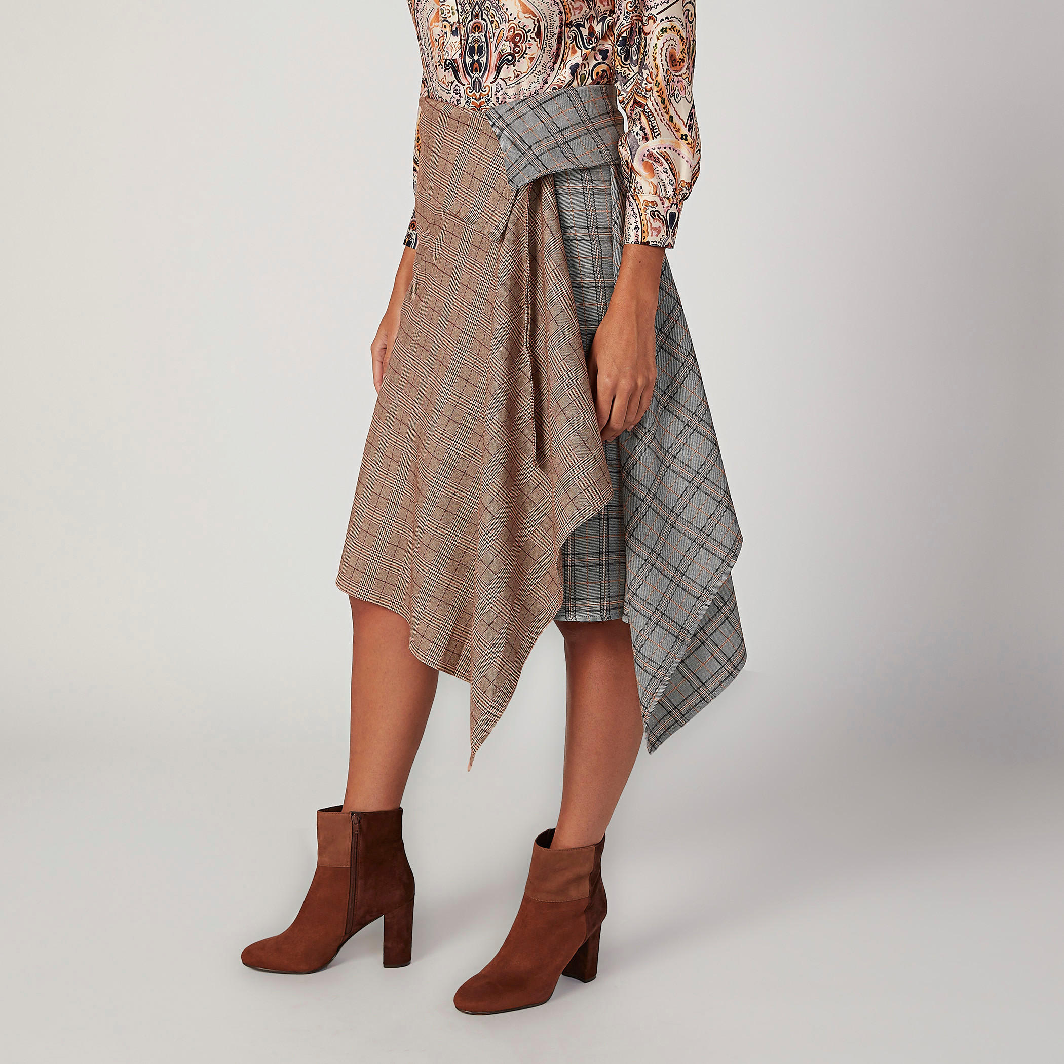 تنورة ميدي كاروهات بحوّاف غير مستوية من آيكونيك-women-clothing-bottoms-skirts-image-5