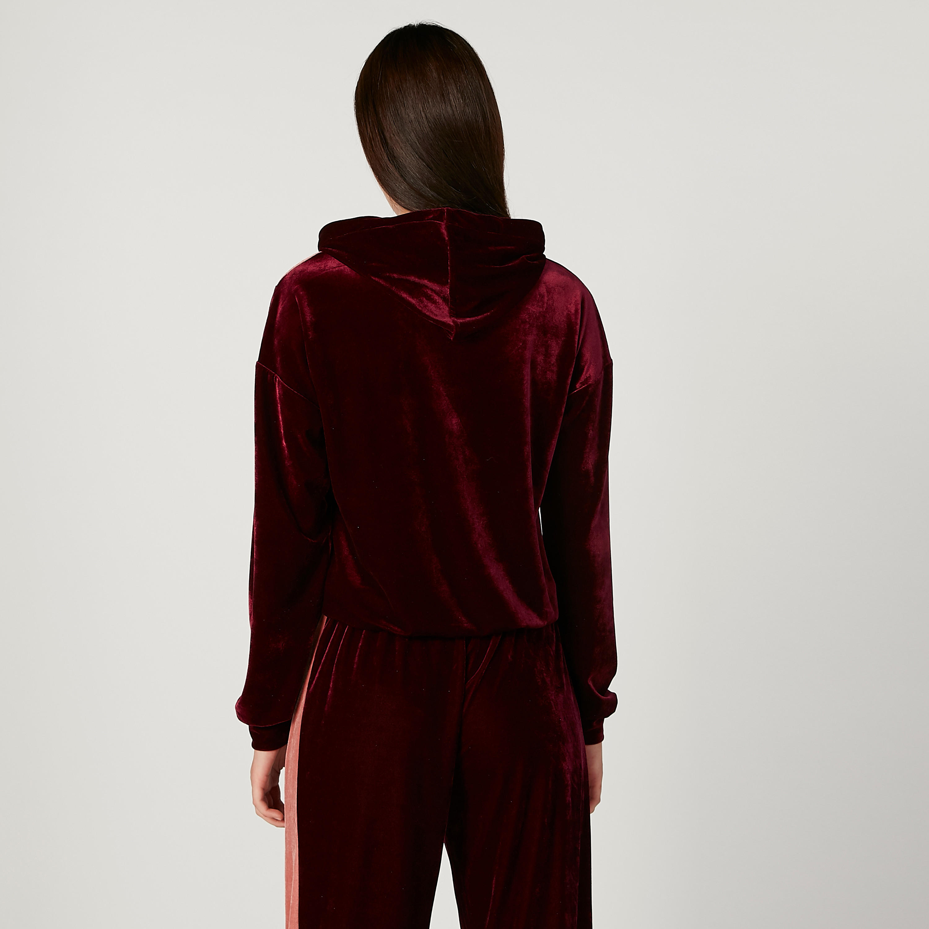 سويت توب بارز الملمس بأكمام طويلة وقبعة من آيكونيك-women-winterwear-hoodiesandsweatshirts-hoodies-image-2