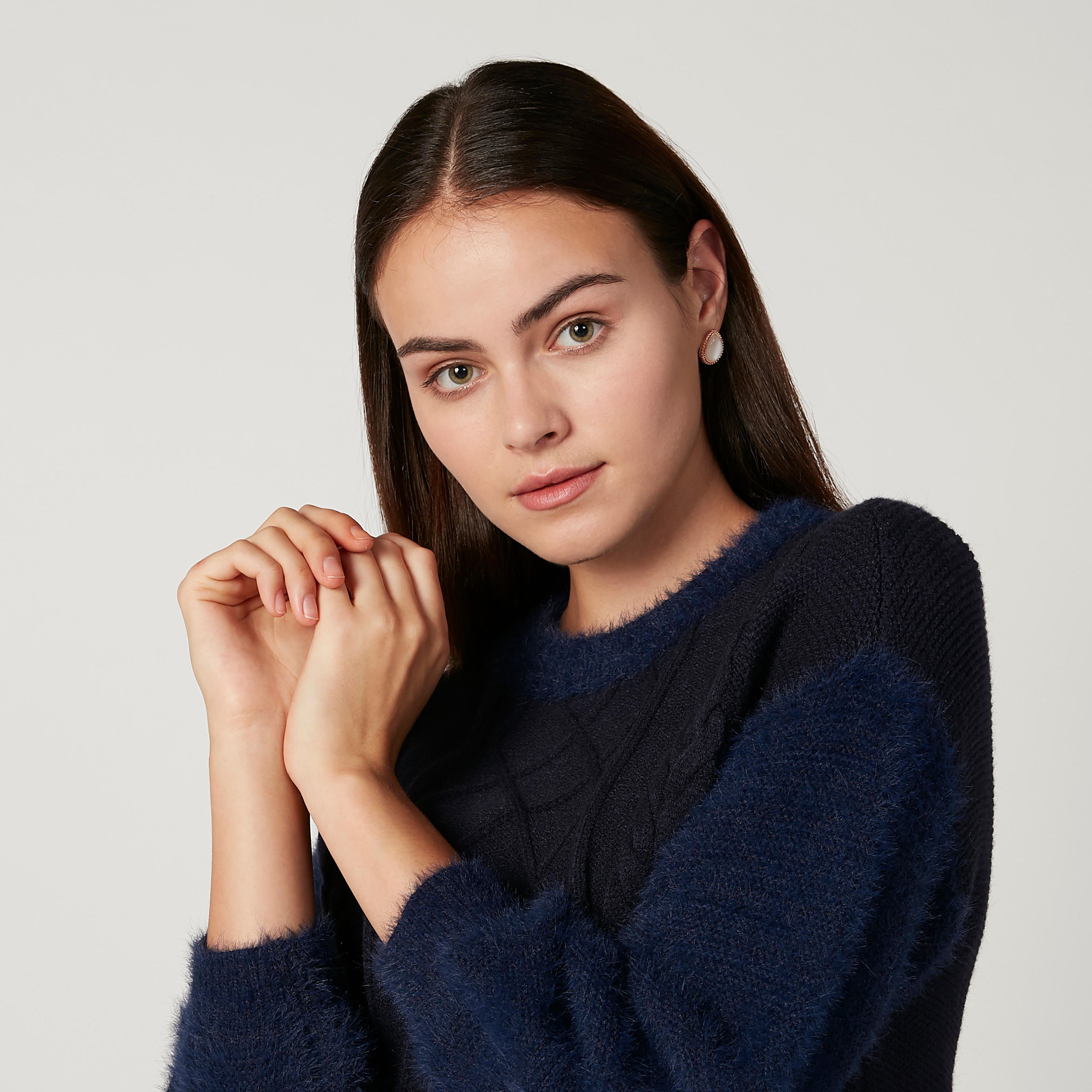 كنزة بقصّة واسعة بارزة الملمس بياقة مستديرة وأكمام طويلة من آيكونيك-women-clothing-cardigansandjumpers-jumpers-image-3