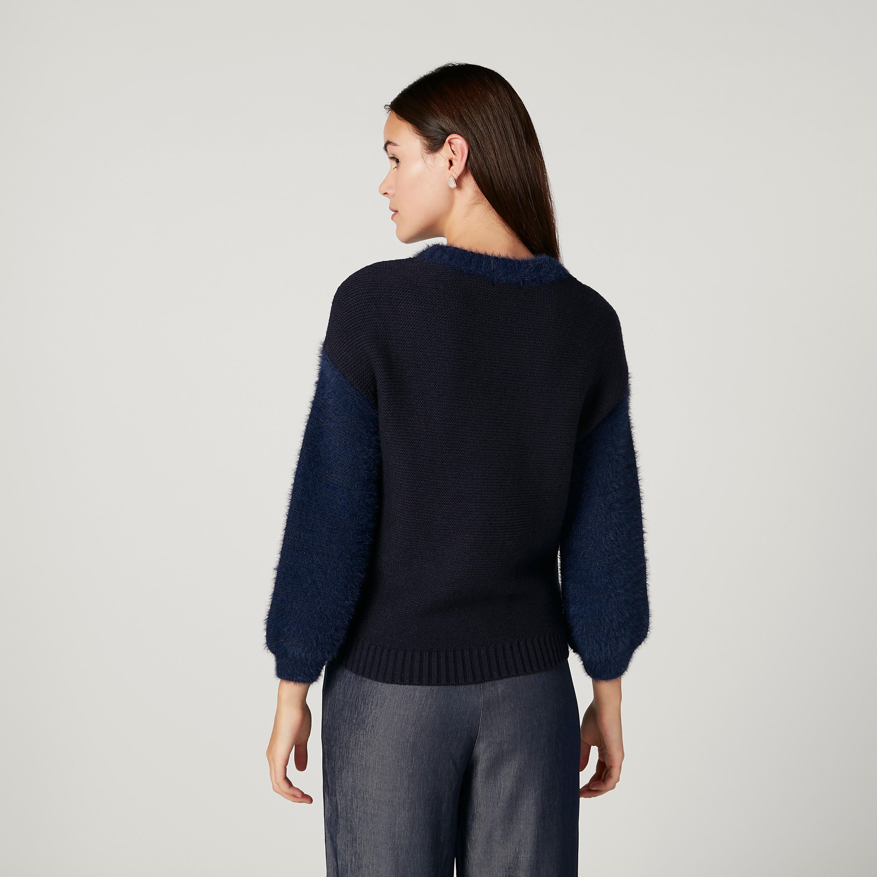 كنزة بقصّة واسعة بارزة الملمس بياقة مستديرة وأكمام طويلة من آيكونيك-women-clothing-cardigansandjumpers-jumpers-image-4