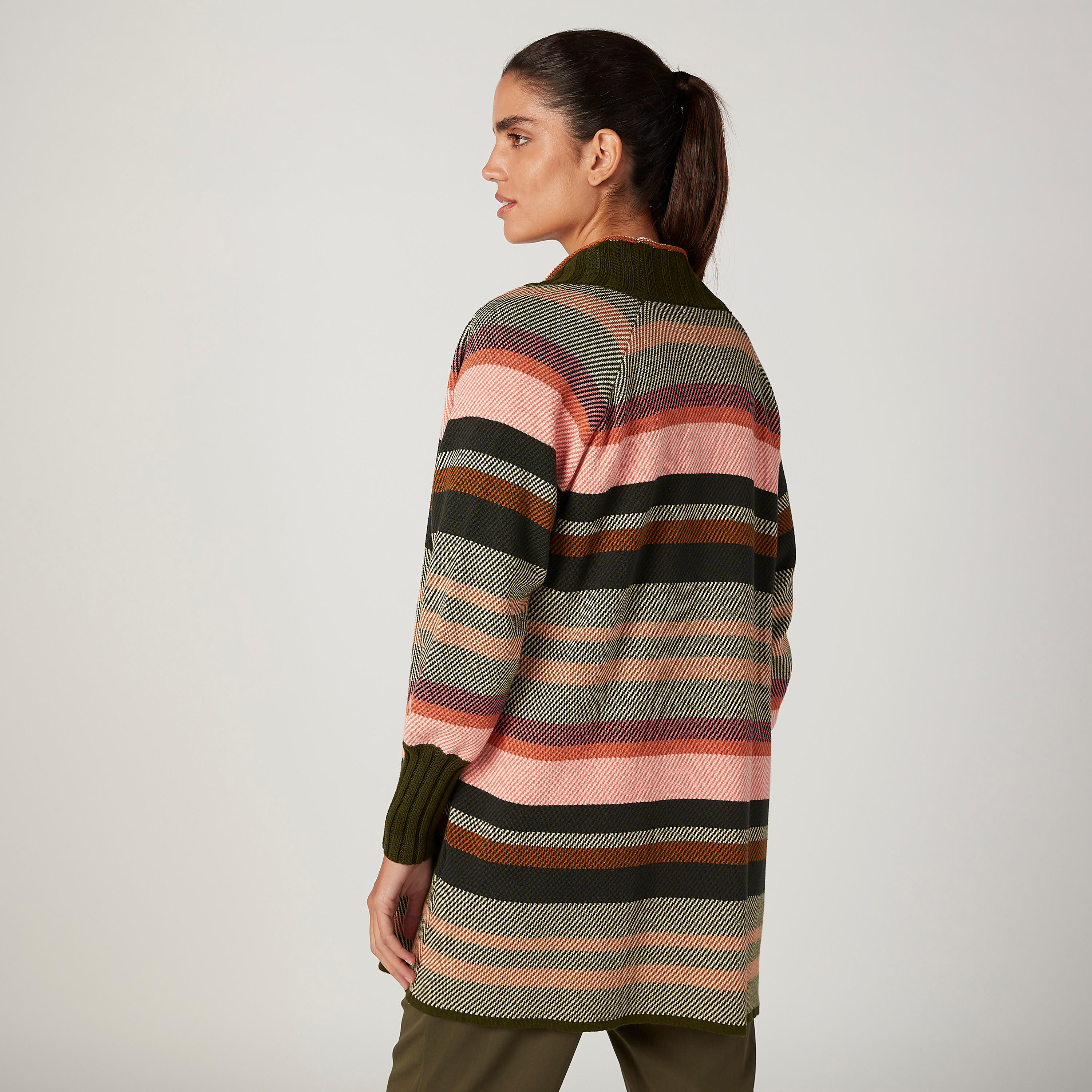 كارديجان مقلّم بقصّة واسعة وأكمام طويلة وطبعات من آيكونيك-women-winterwear-cardigansandjumpers-cardigans-image-4