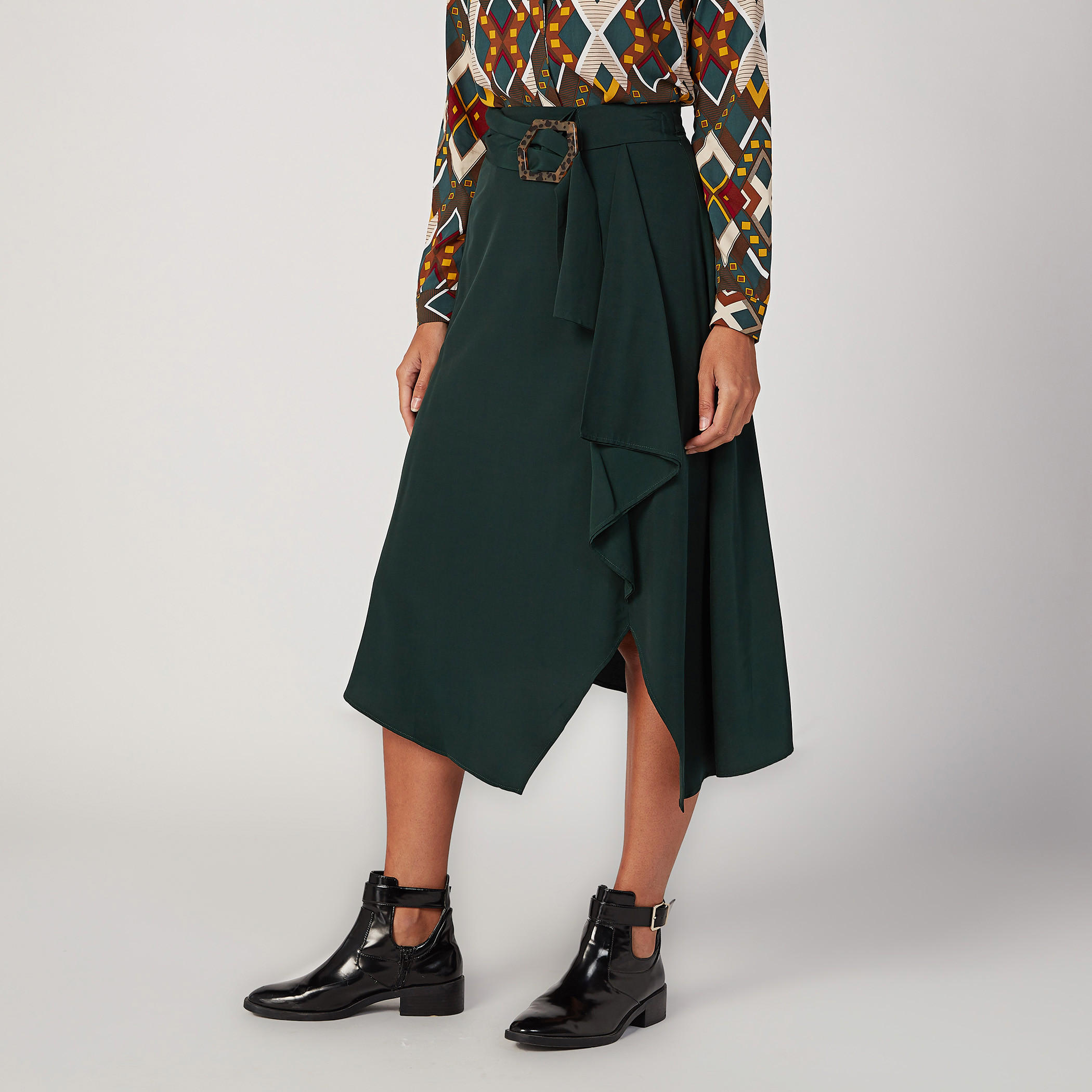 تنورة ميدي بارزة الملمس مع حواف غير متساوية وخصر مطاطي من آيكونيك-women-clothing-bottoms-skirts-image-1