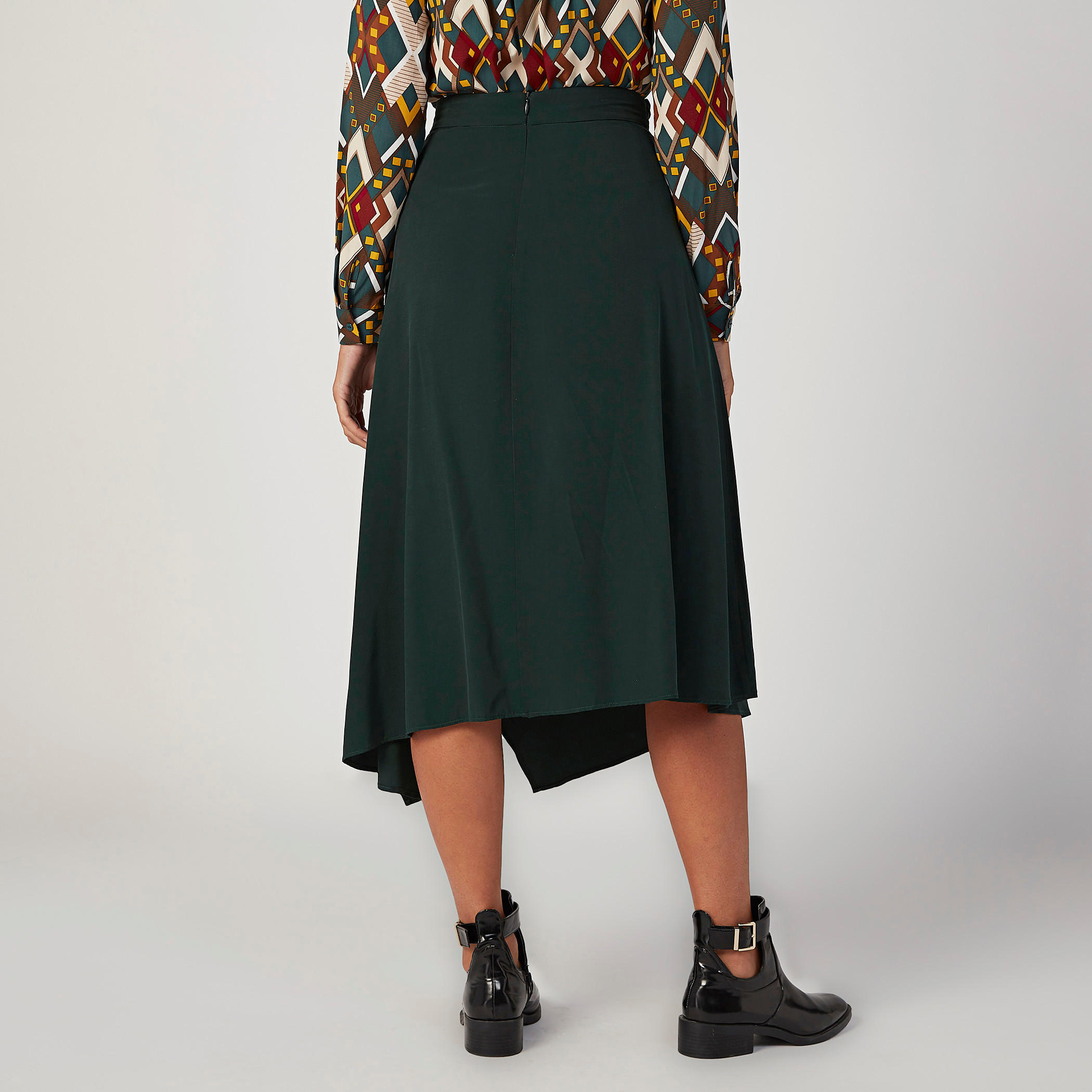 تنورة ميدي بارزة الملمس مع حواف غير متساوية وخصر مطاطي من آيكونيك-women-clothing-bottoms-skirts-image-4