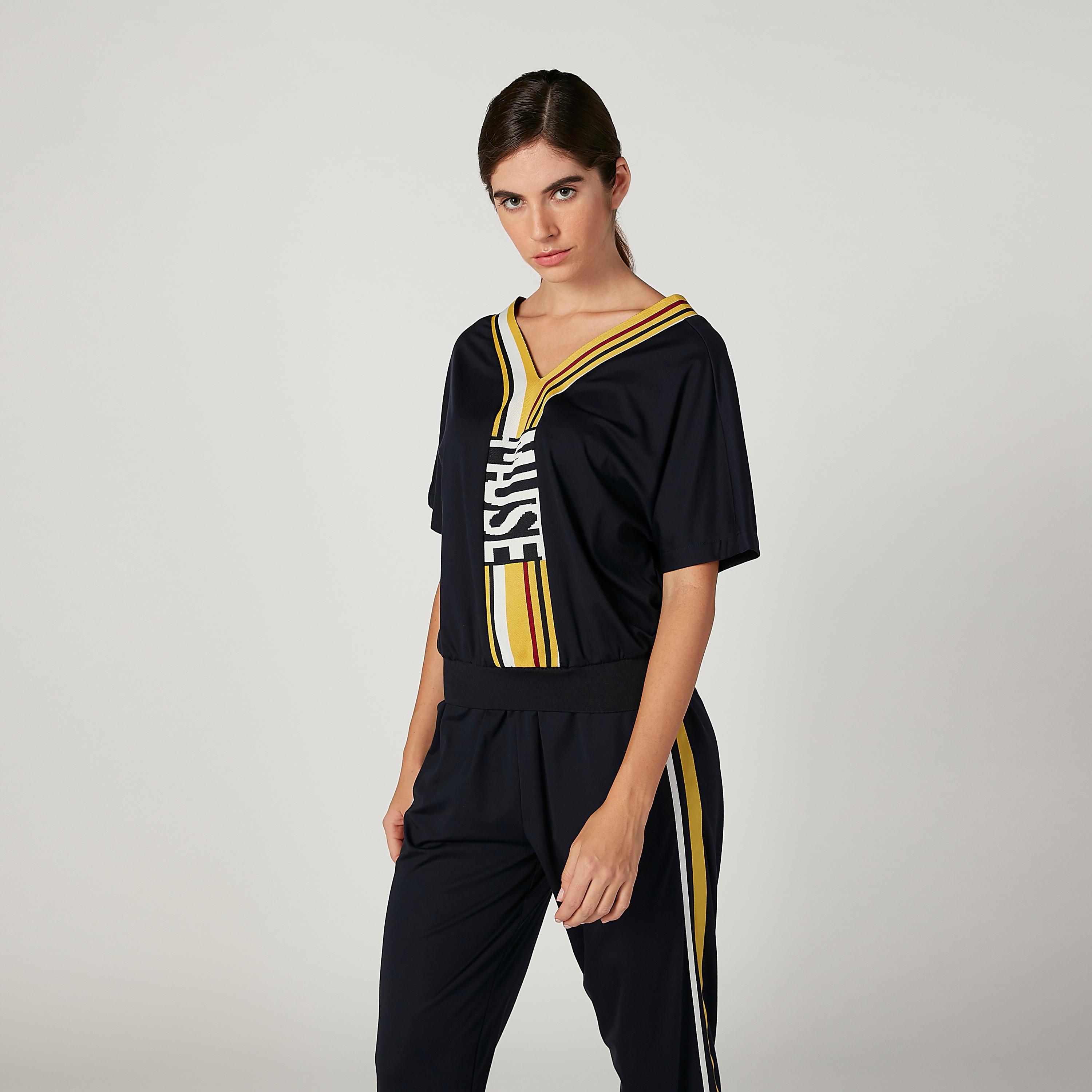 Iconic Printed T-shirt with V-neck and Short Sleeves-women-clothing-tshirts-image-1
