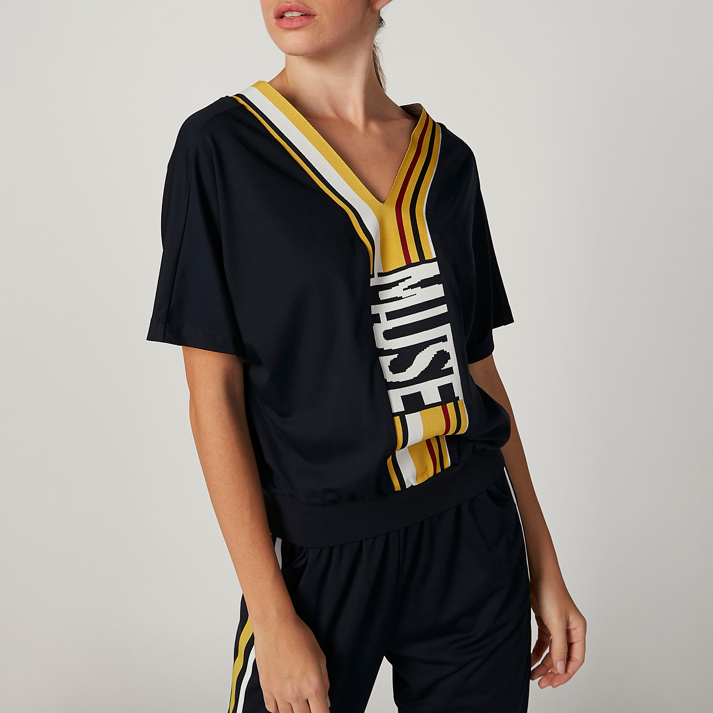 Iconic Printed T-shirt with V-neck and Short Sleeves-women-clothing-tshirts-image-3