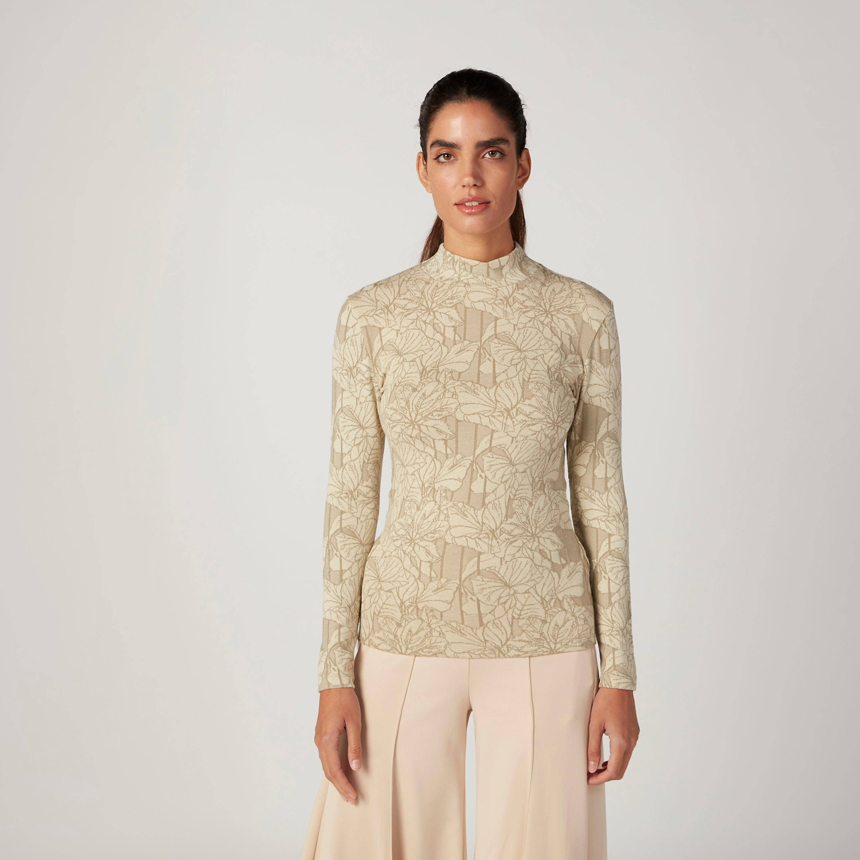 بلوزة بارزة الملمس بياقة عالية وأكمام طويلة من آيكونيك-women-clothing-tshirts-image-1