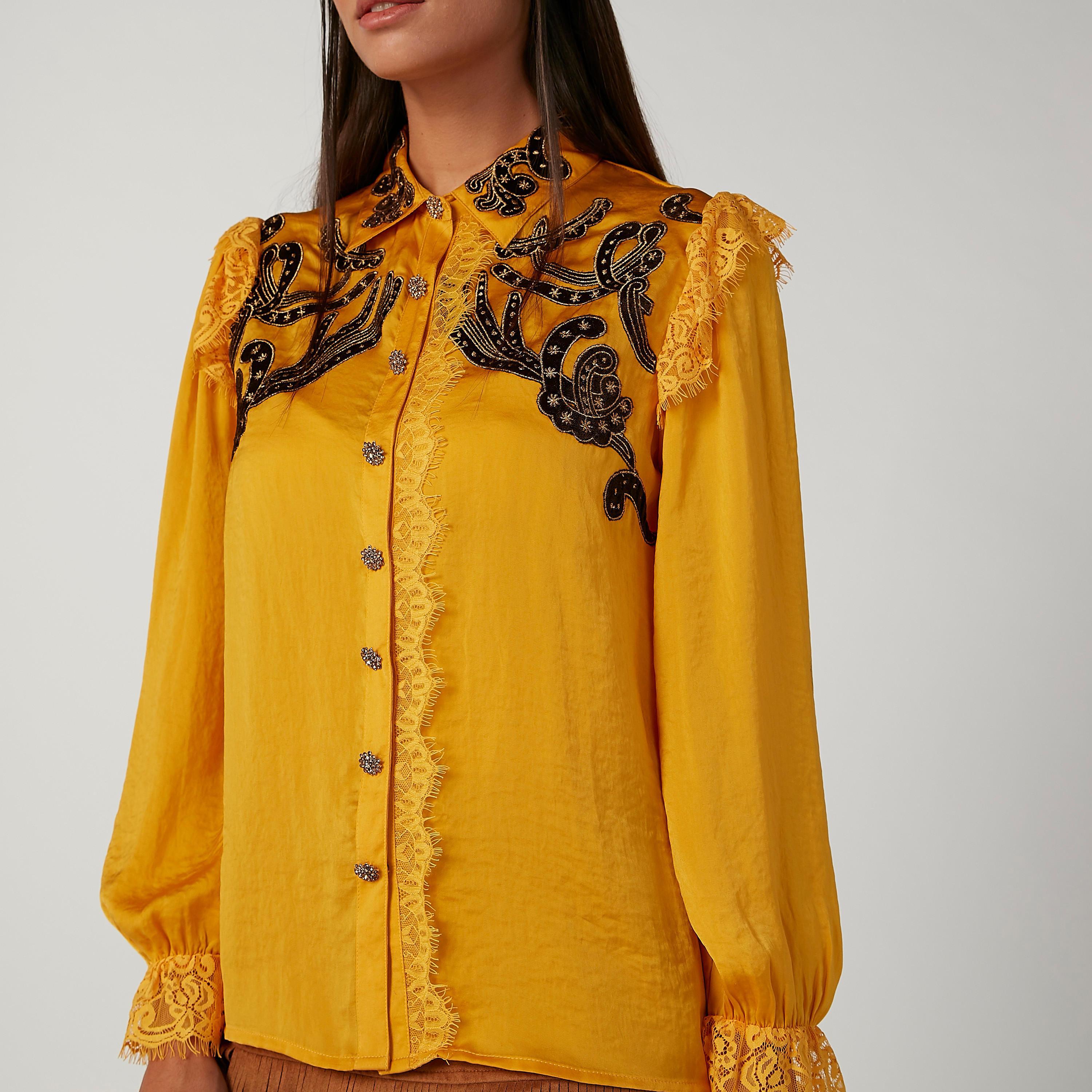 قميص مطرز بياقة عادية وأكمام بيشوب من آيكونيك-women-clothing-shirtsandblouses-shirts-image-3