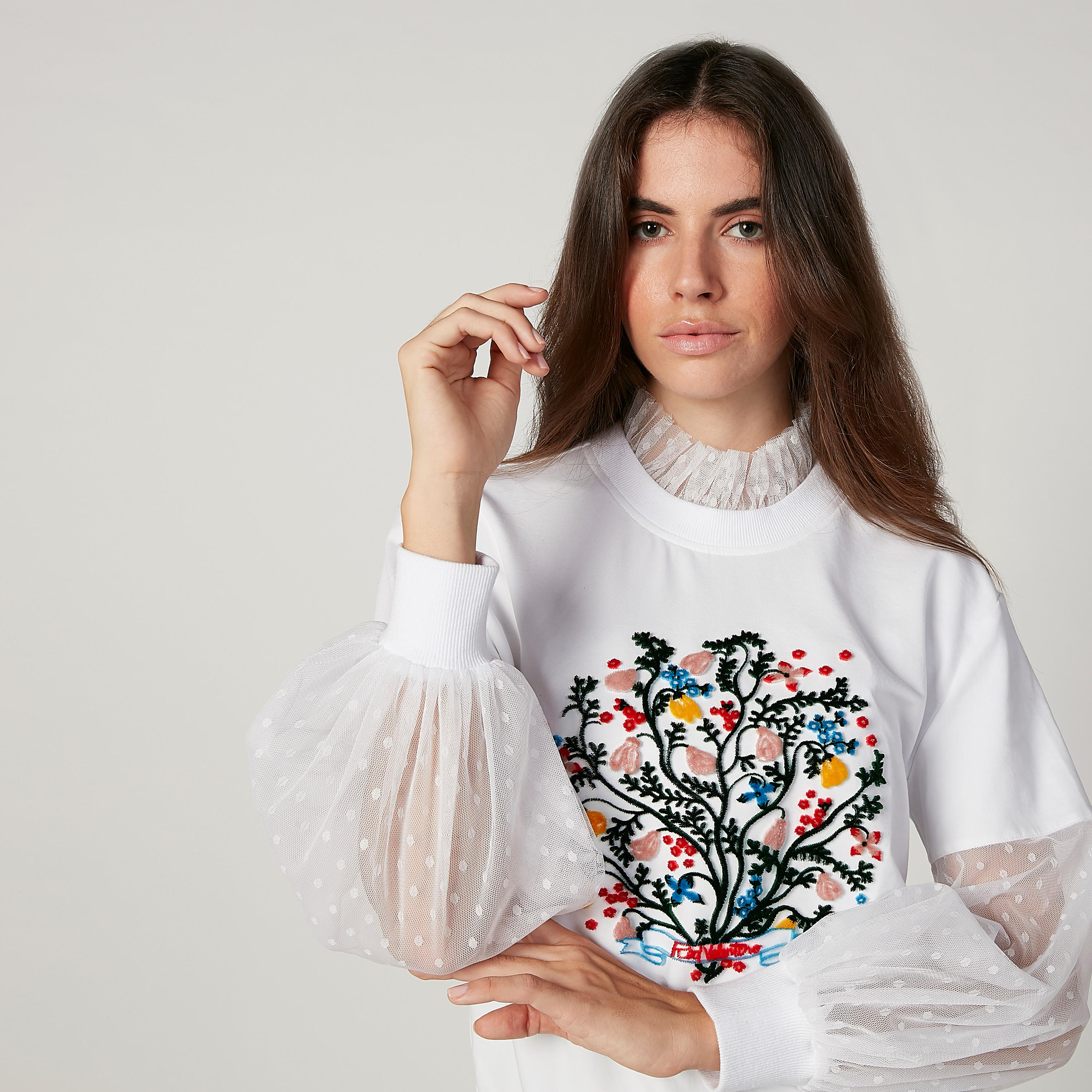 بلوزة مطرزة بياقة عالية وأكمام طويلة من آيكونيك-women-clothing-shirtsandblouses-blouses-image-3