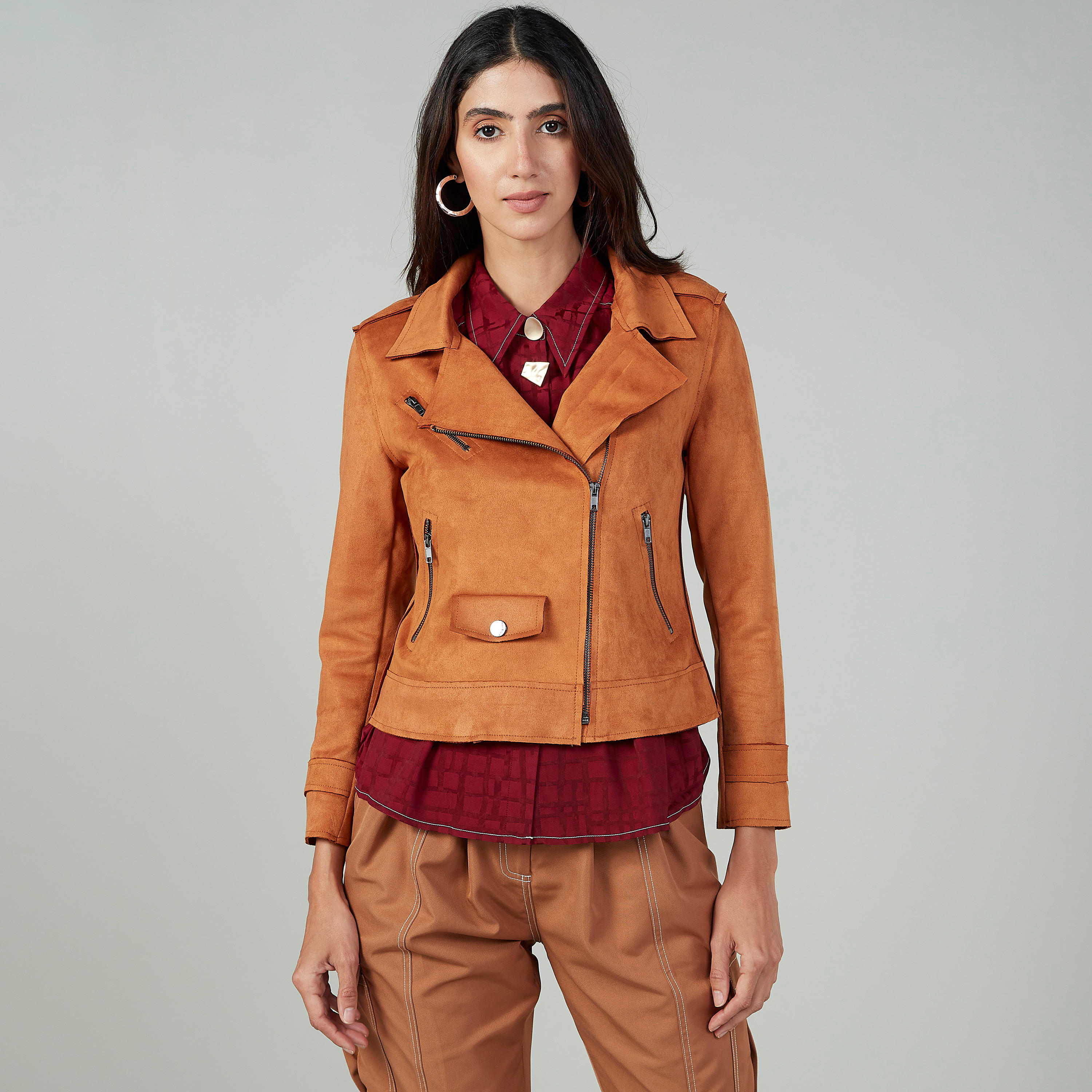 جاكيت بياقة عادية بتفاصيل سحاب من آيكونيك-women-winterwear-coatsandjackets-jackets-image-4