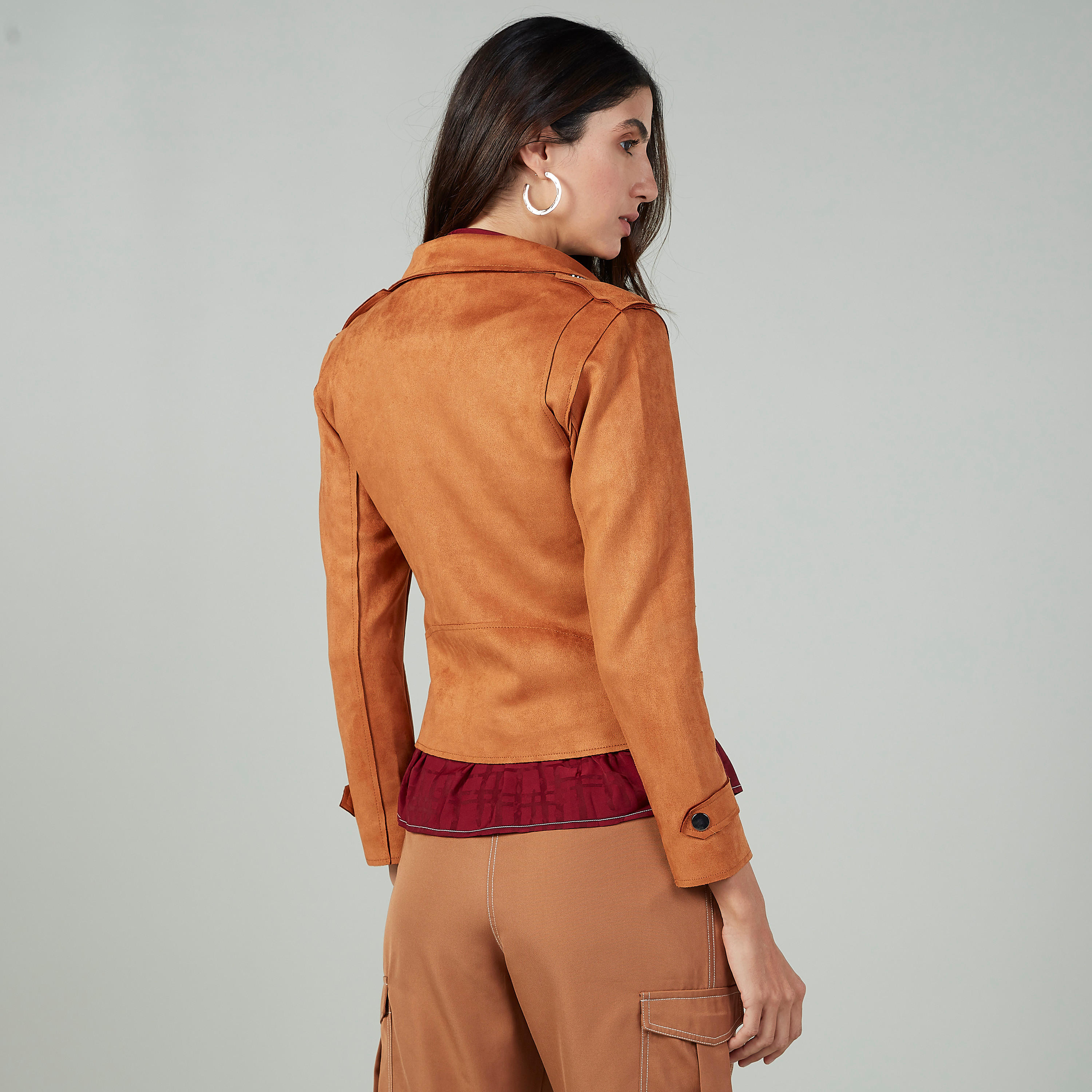 جاكيت بياقة عادية بتفاصيل سحاب من آيكونيك-women-winterwear-coatsandjackets-jackets-image-1