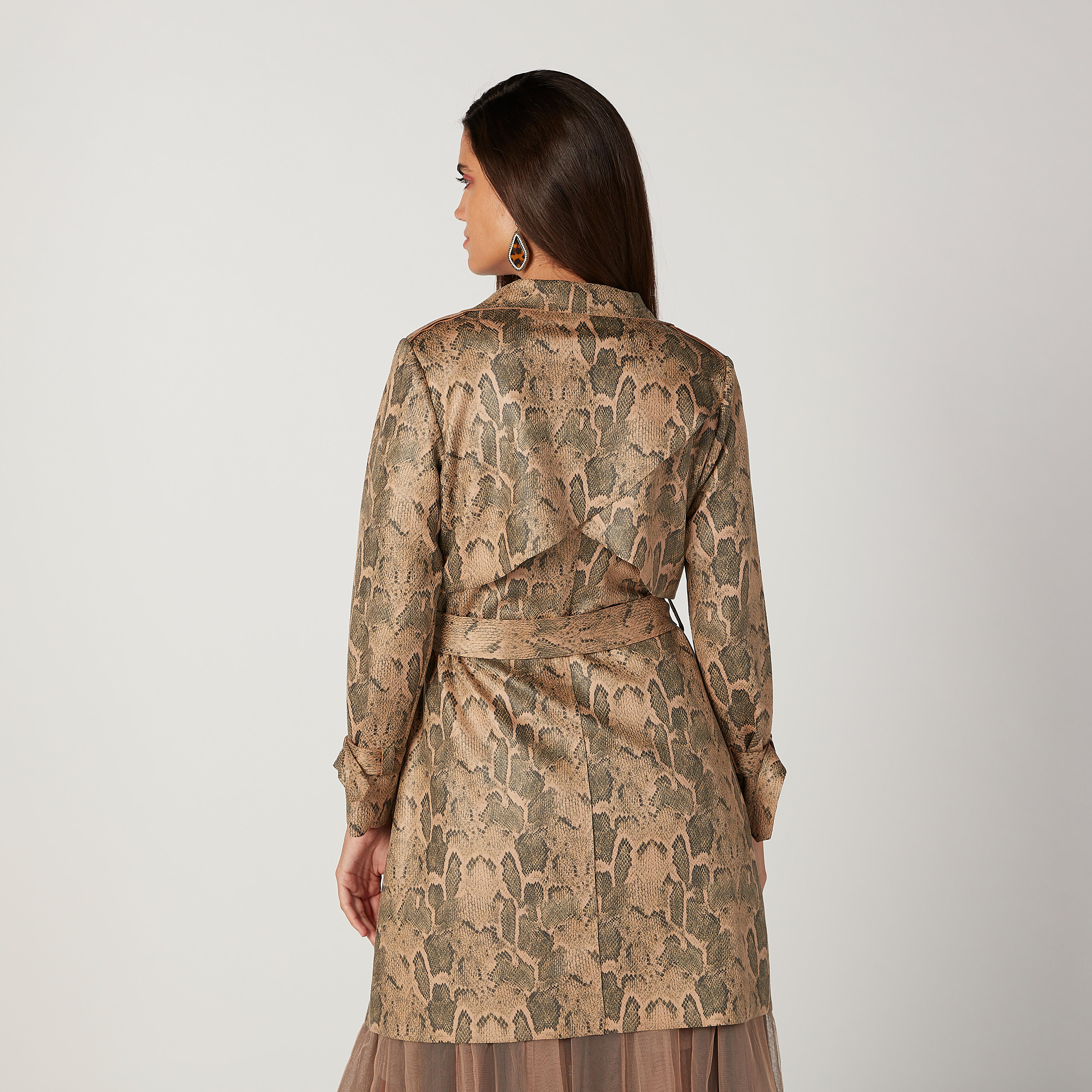 معطف طويل بطبعات حيوانات بجيوب وحزام من آيكونيك-women-clothing-coatsandjackets-coats-image-4