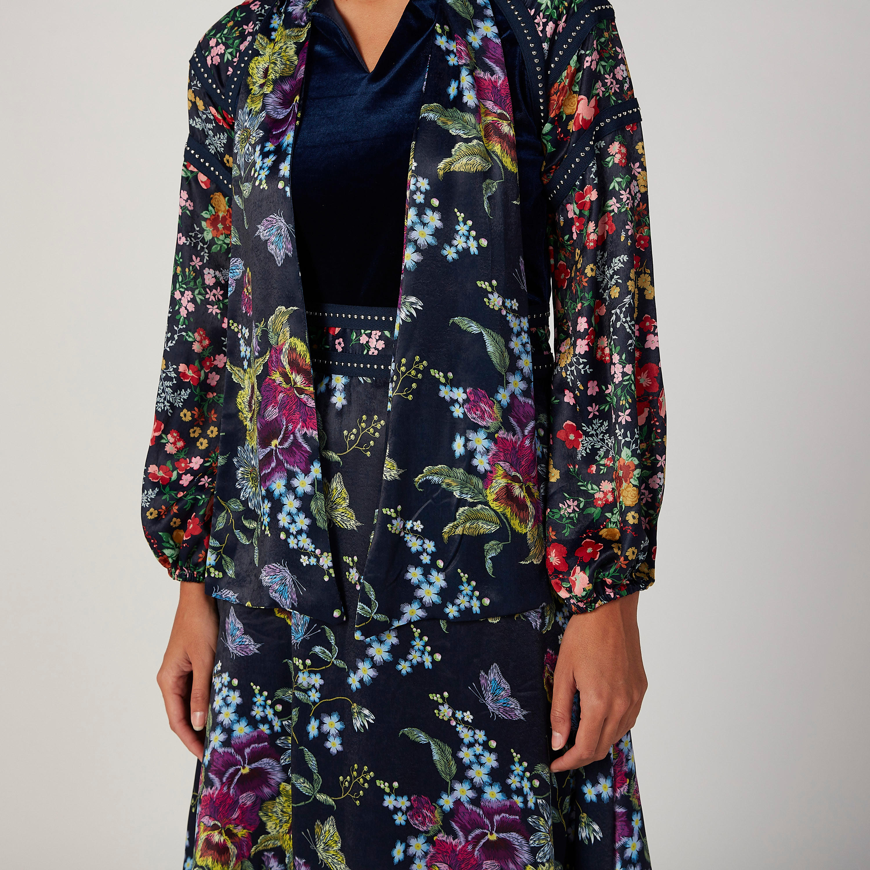 فستان غير متماثل بأكمام طويلة وأربطة وطبعات زهرية من آيكونيك-women-clothing-dresses-image-3